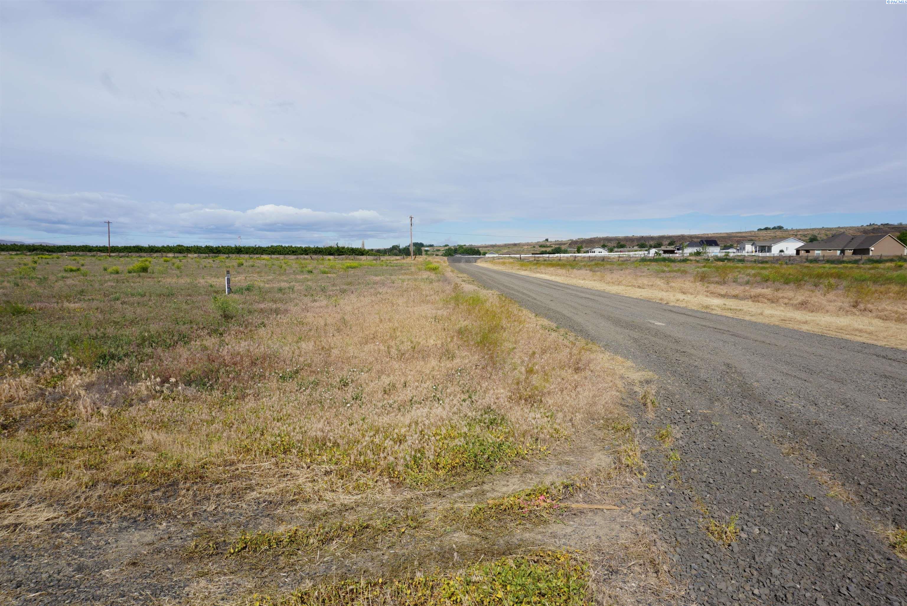 1002 NKA Hansen Rd, Prosser, WA 99350