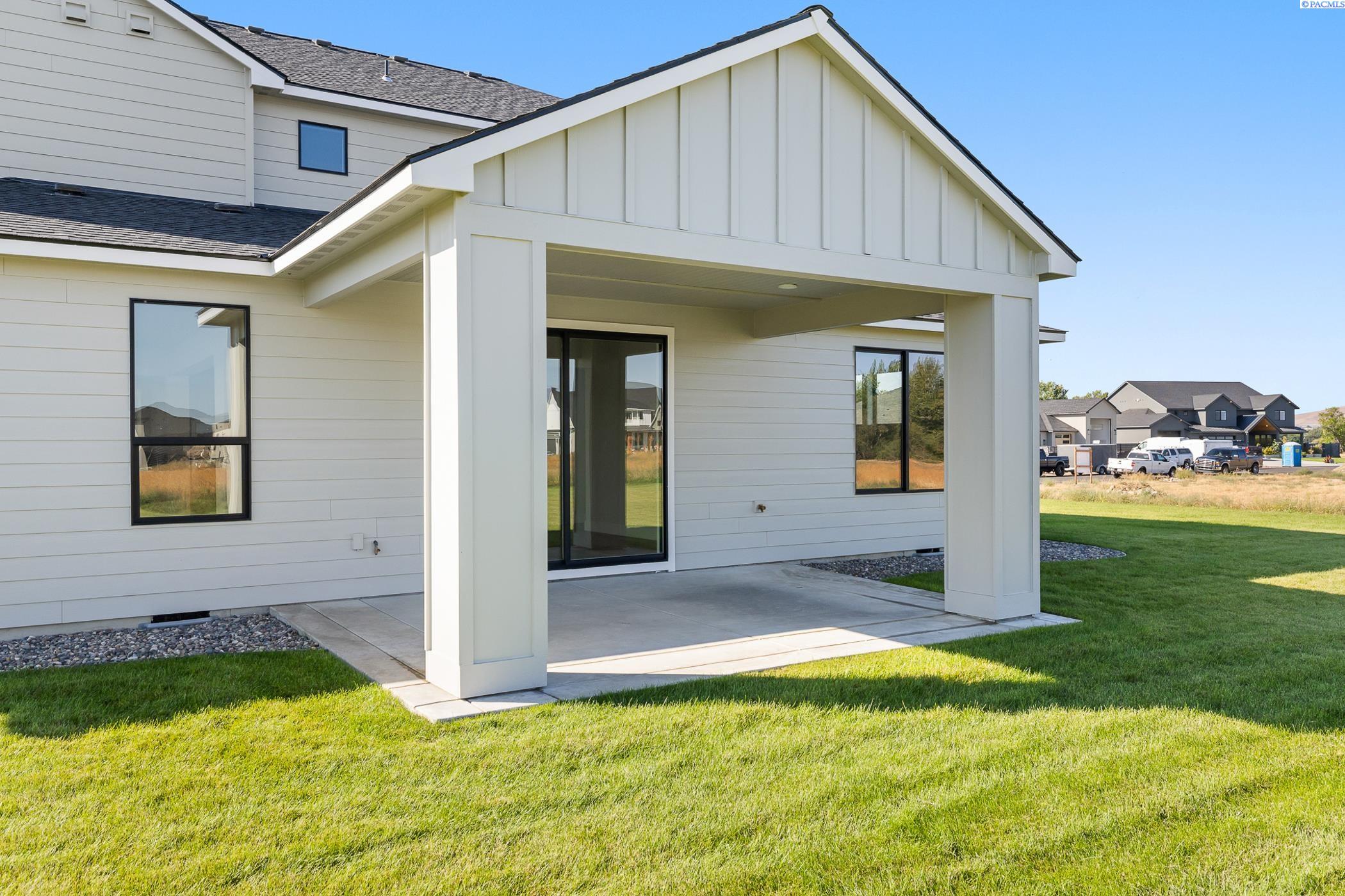 12725 Clark Fork Rd, Pasco, WA 99301