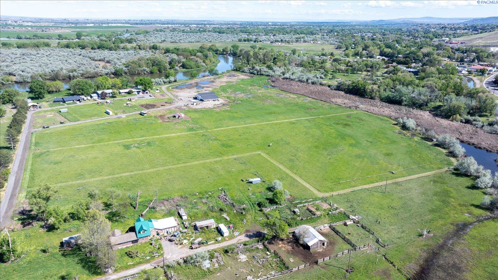 62727 E Grover Pr Ne, West Richland, WA 99353