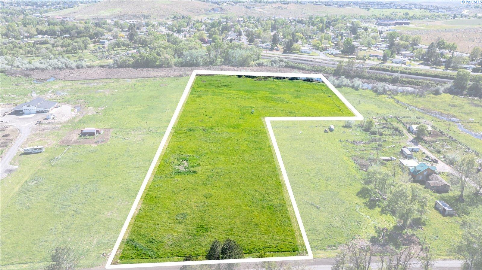 62727 E Grover Pr Ne, West Richland, WA 99353