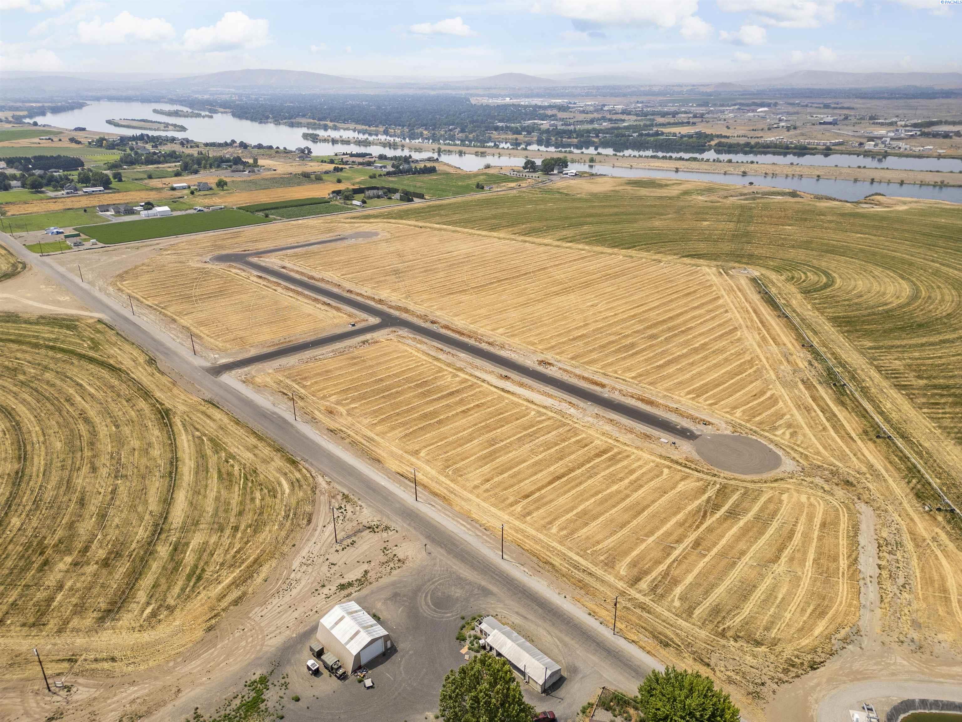 105 Taylor Ln Lot 9, Pasco, WA 99301