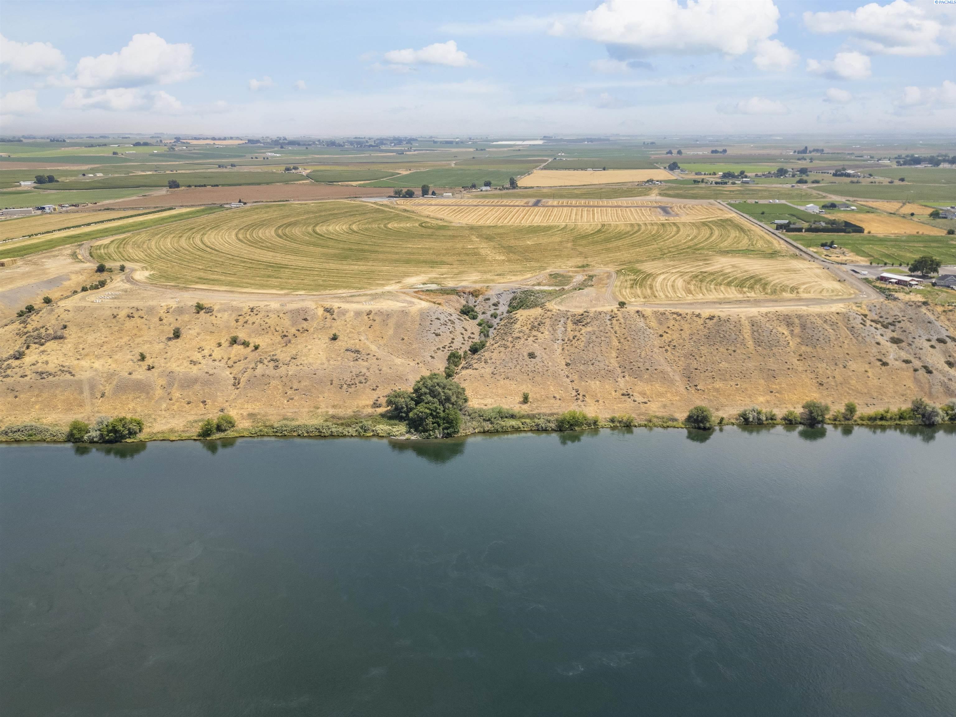 105 Taylor Ln Lot 9, Pasco, WA 99301