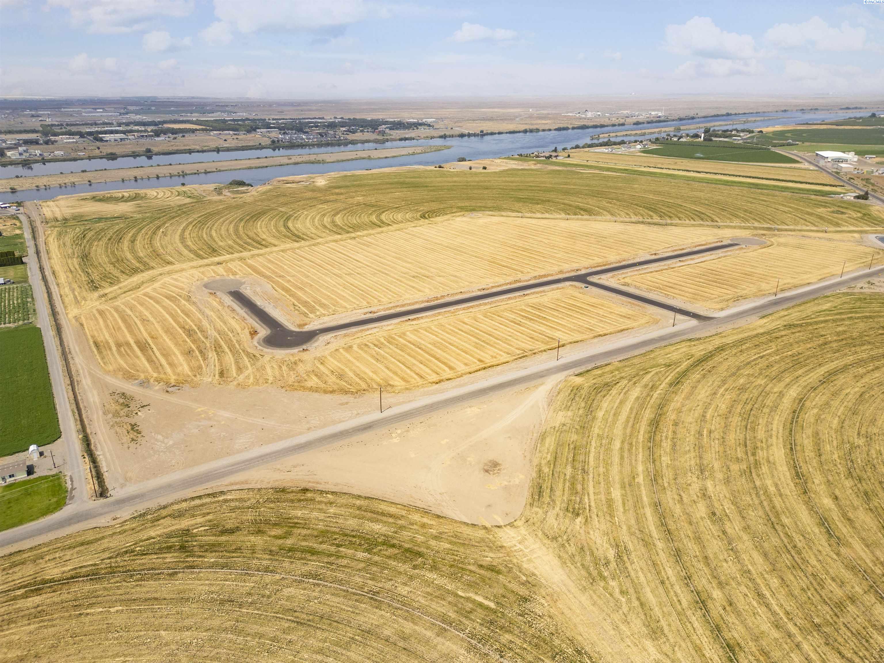 105 Taylor Ln Lot 9, Pasco, WA 99301
