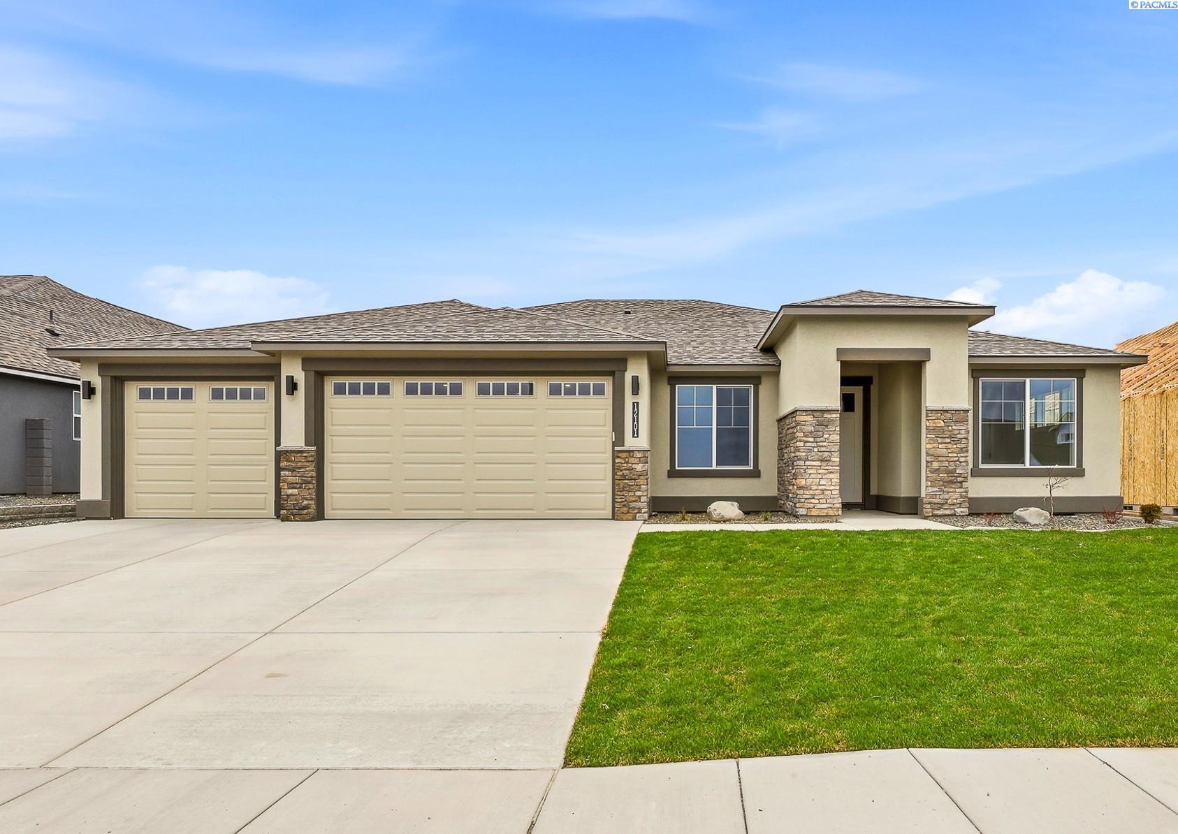 12101 Vincenzo Dr, Pasco, WA 99301