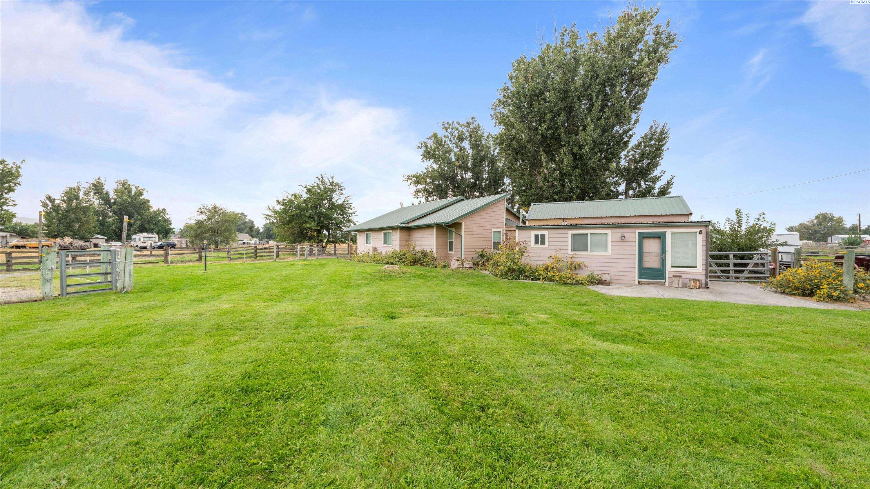 41406 S Finley Rd, Kennewick, WA 99337