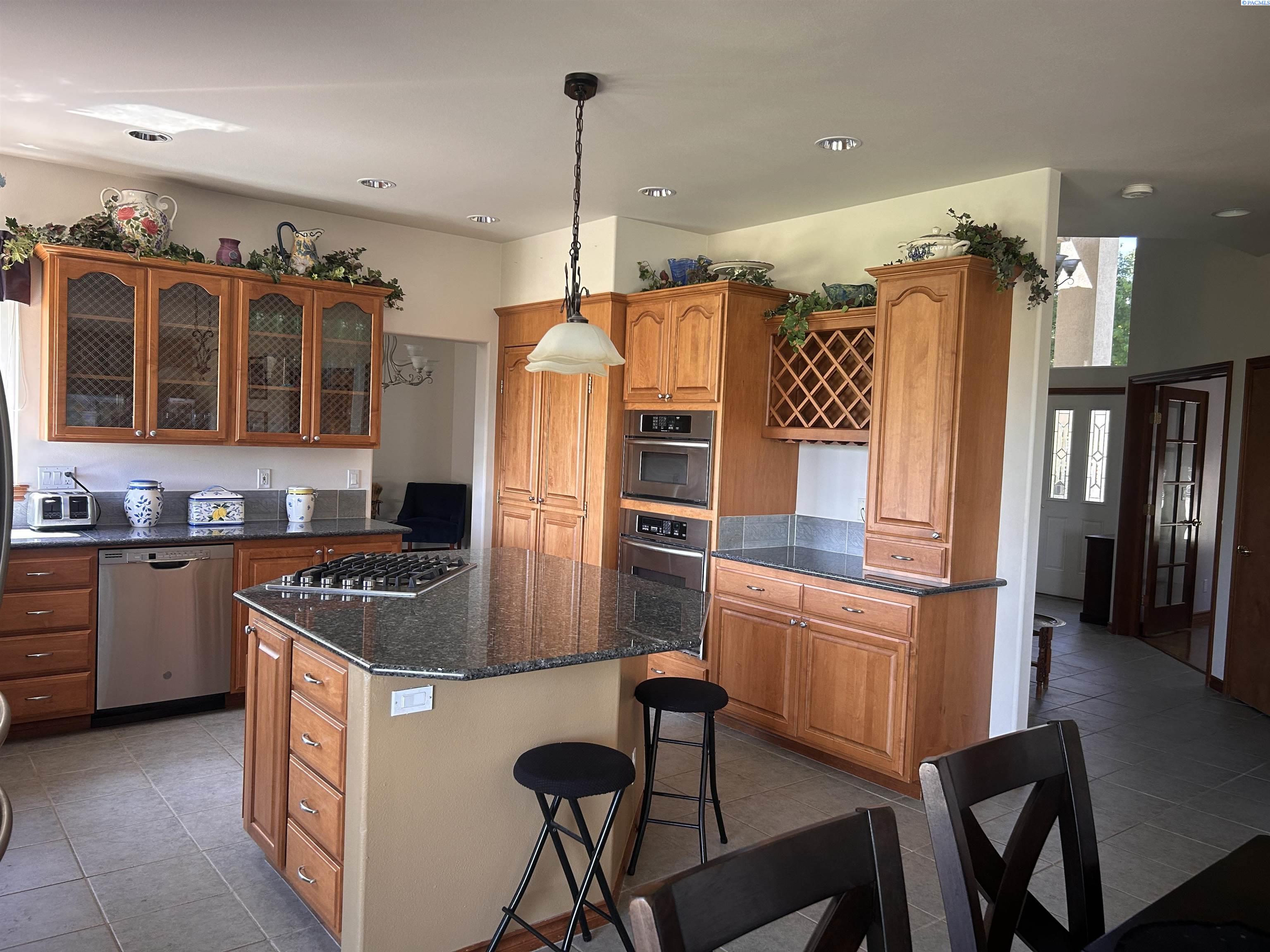 3405 S Johnson St, Kennewick, WA 99337