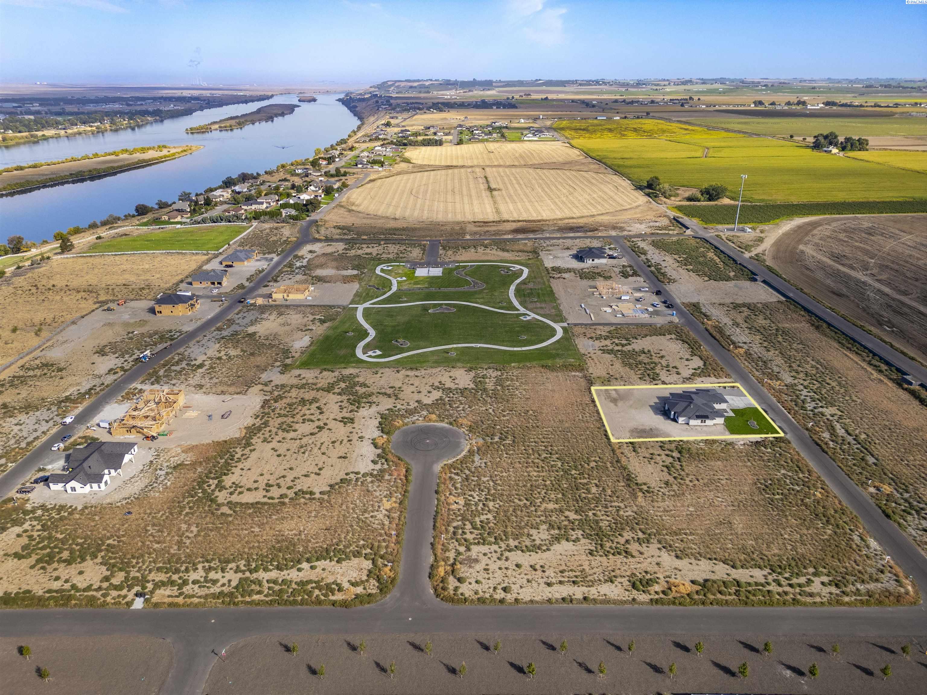 8402 Axil Ln, Pasco, WA 99301
