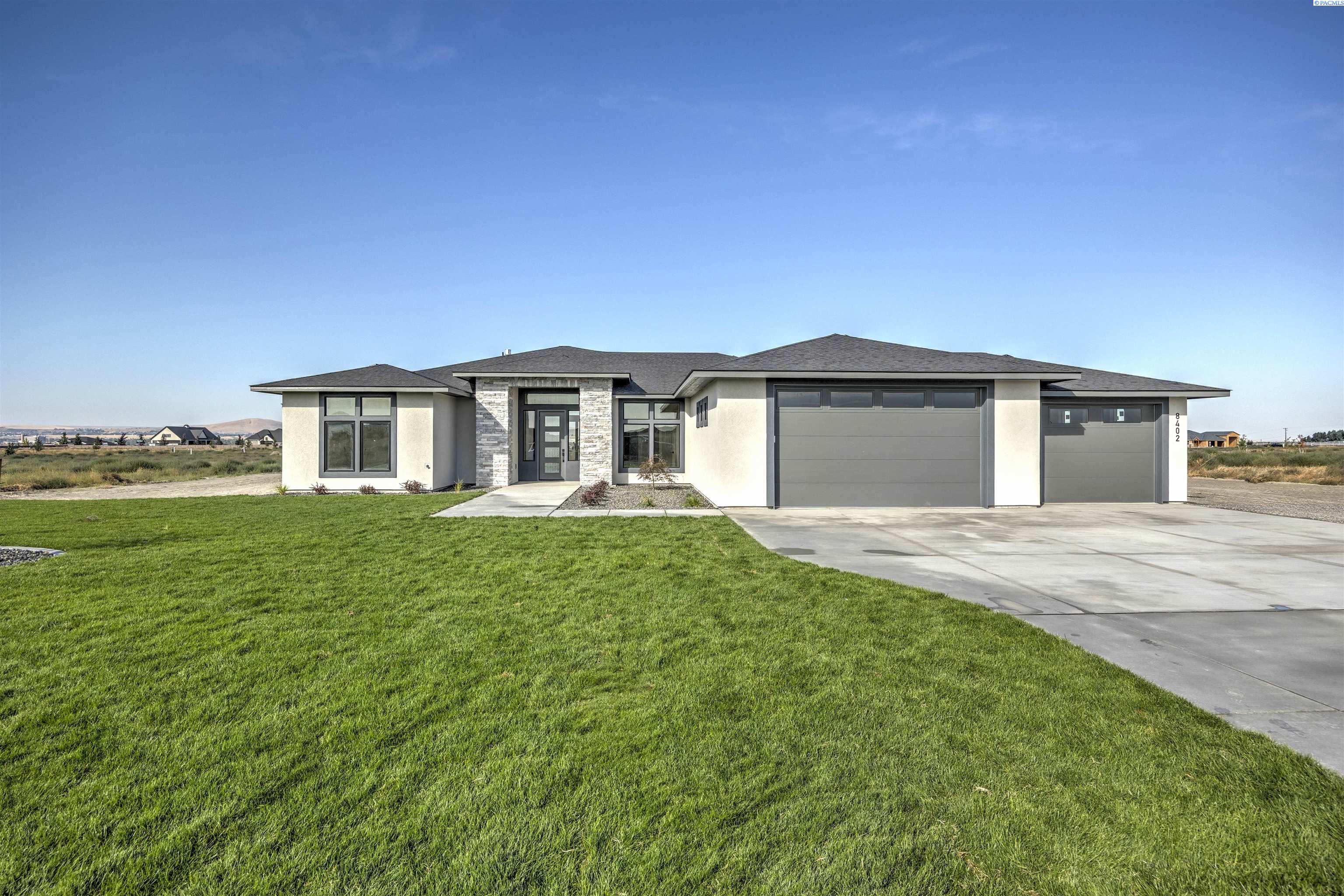 8402 Axil Ln, Pasco, WA 99301