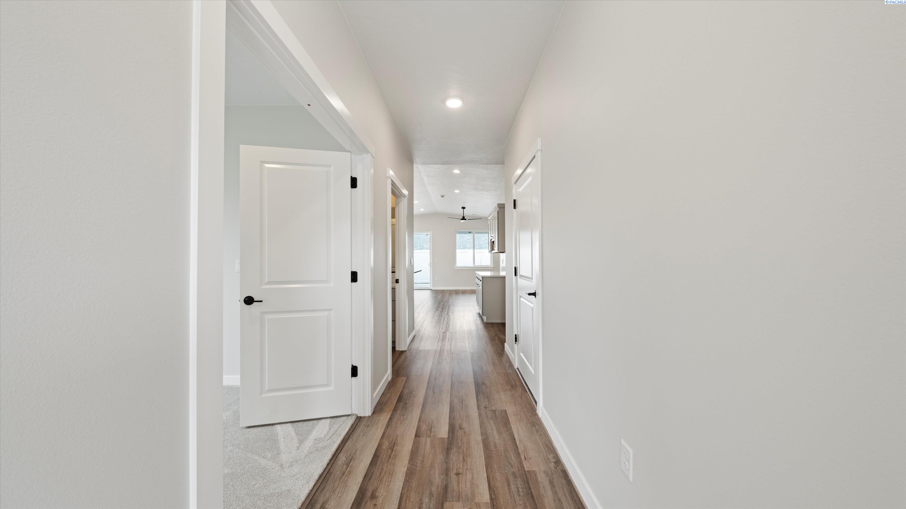 1356 Kalani Ct, West Richland, WA 99353