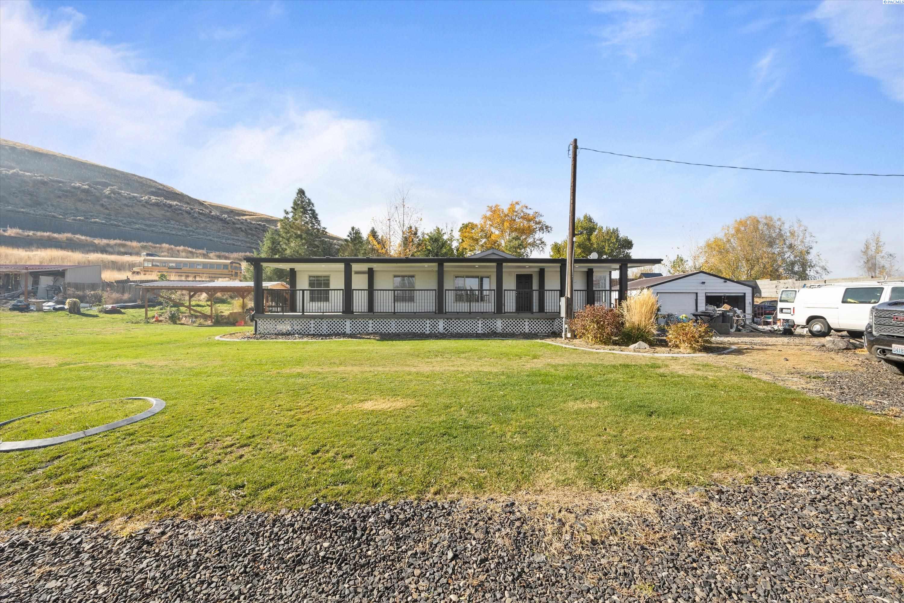 13232 N Nascar Pr Ne, Benton City, WA 99320-9571