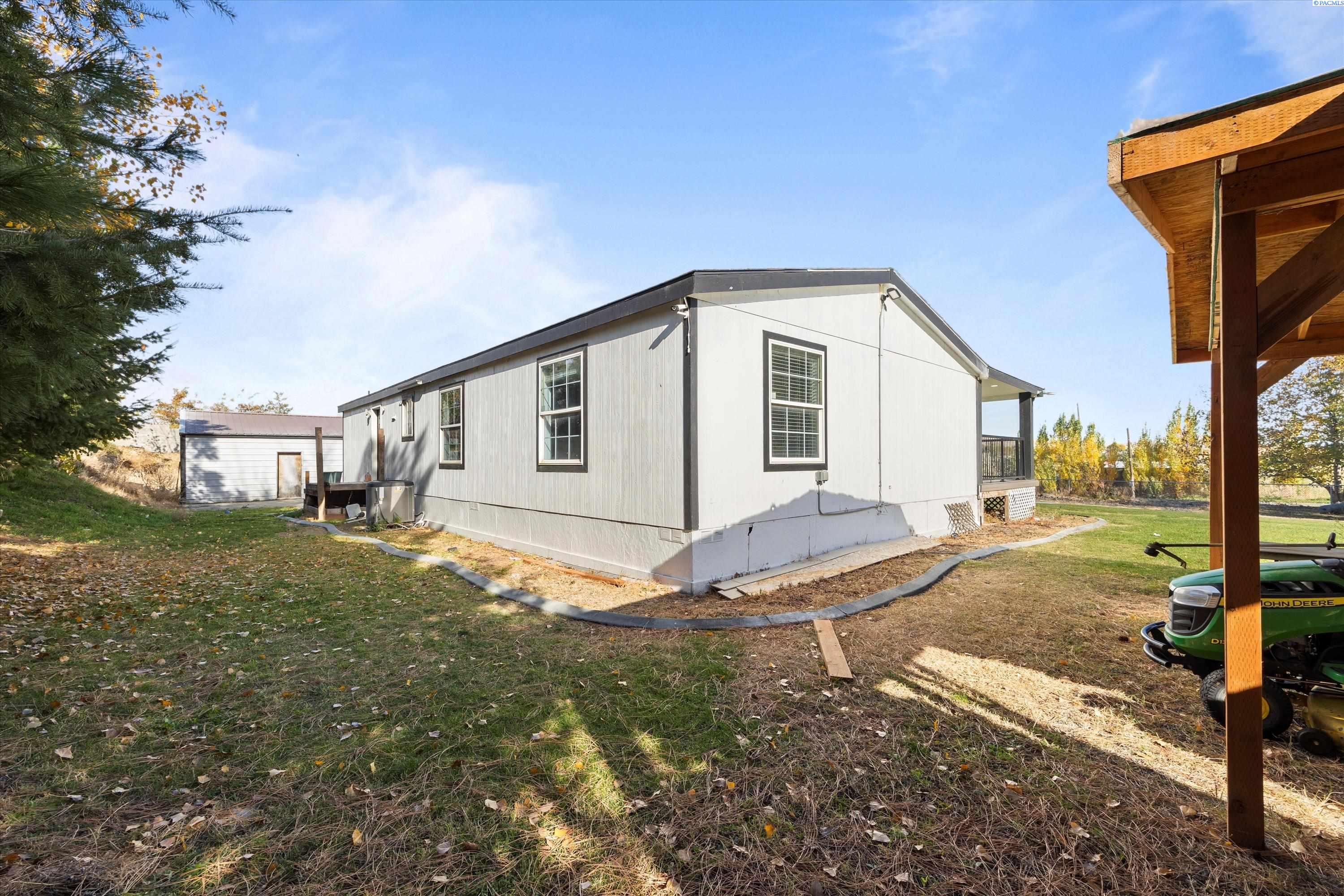13232 N Nascar Pr Ne, Benton City, WA 99320-9571