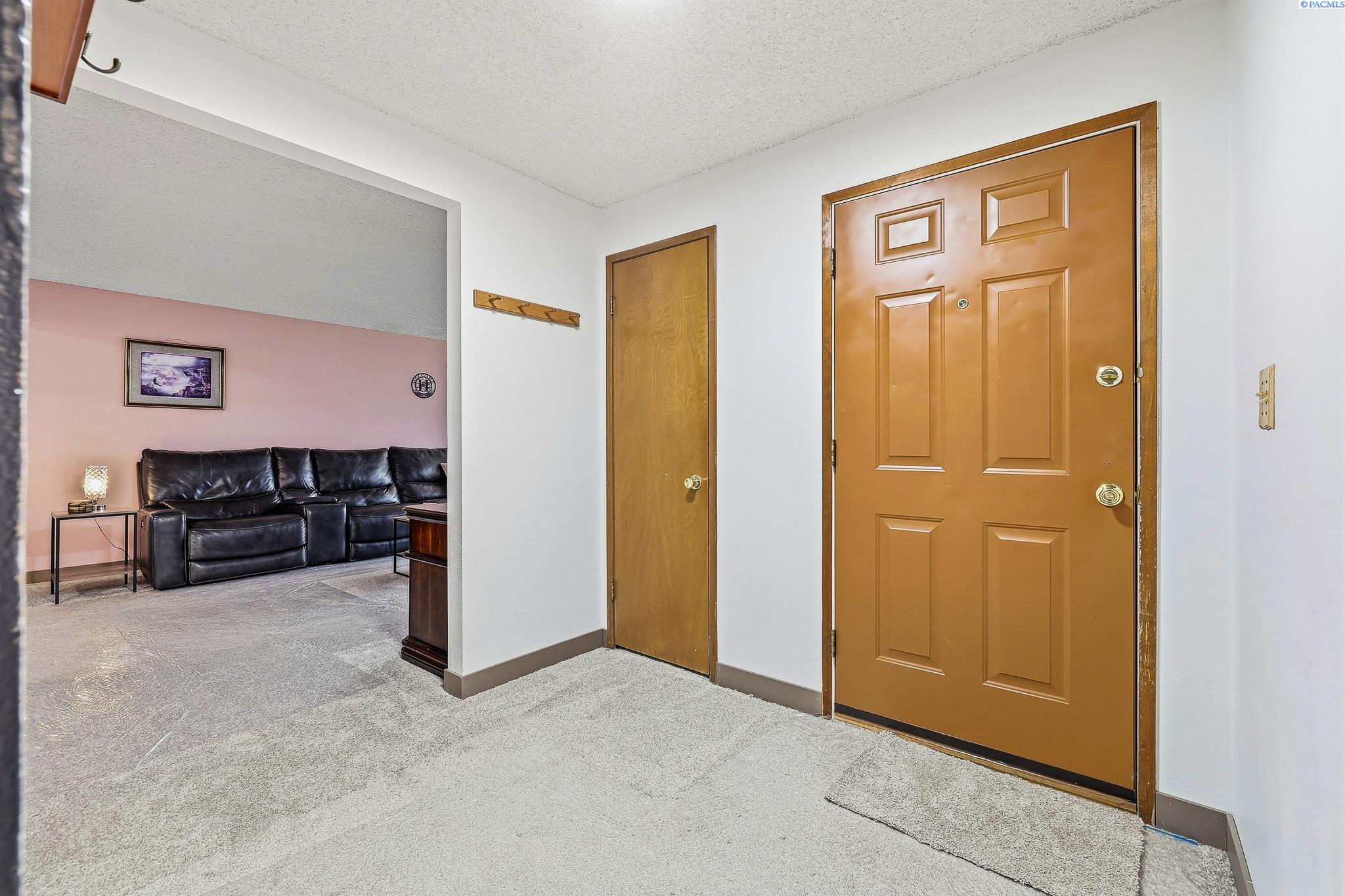902 S Kellogg, Kennewick, WA 99336