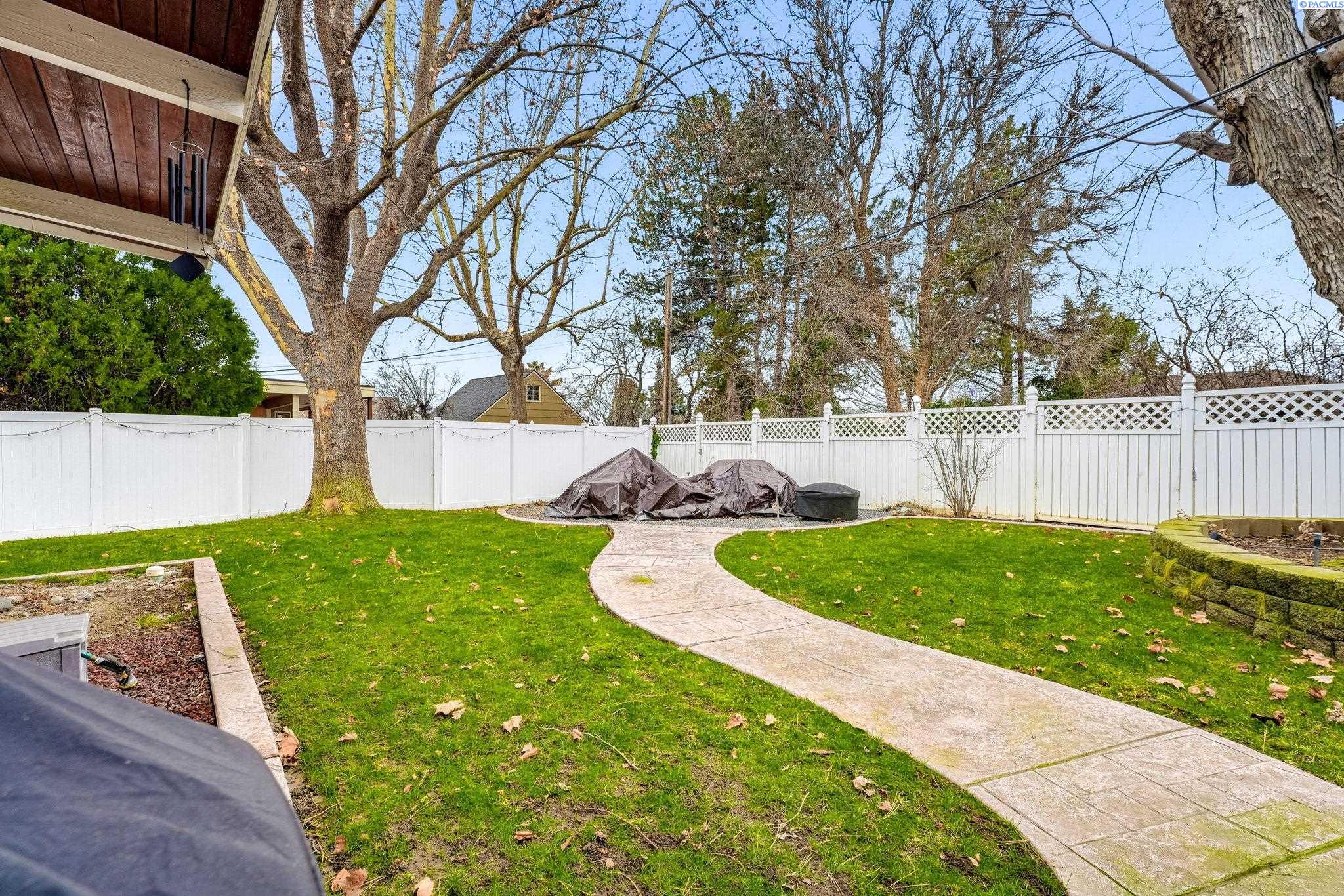 115 N Yelm St, Kennewick, WA 99336