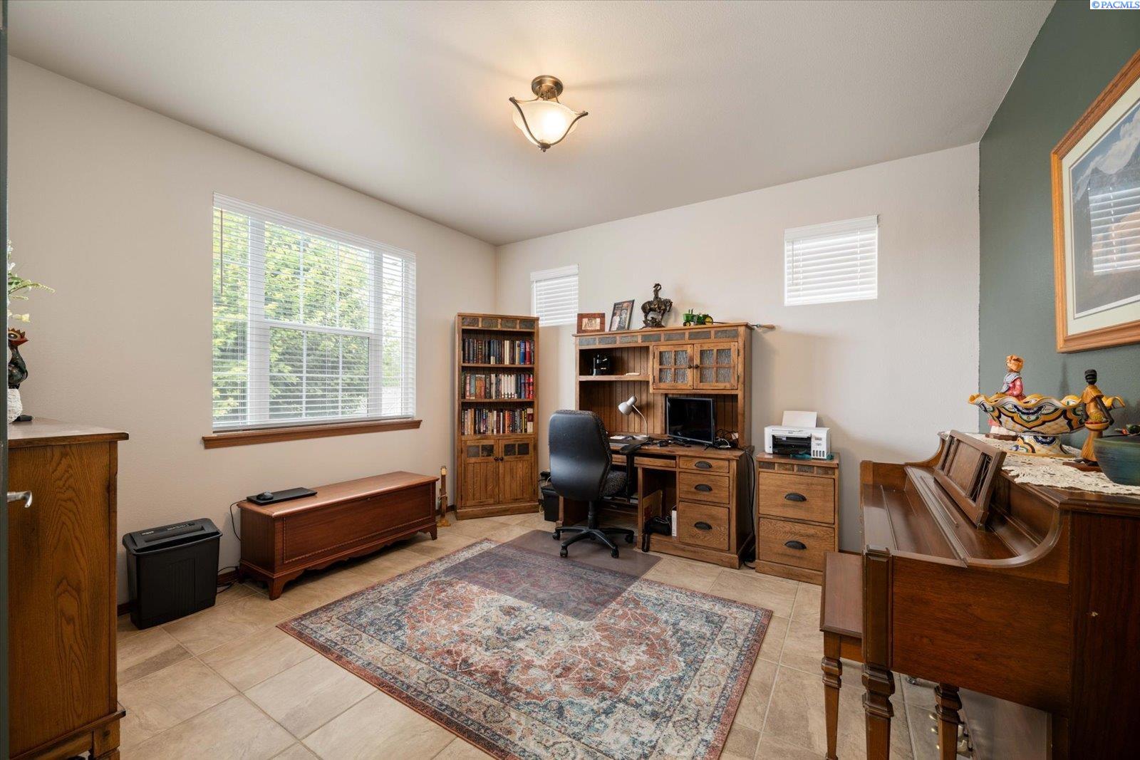 3515 S Keller St, Kennewick, WA 99337