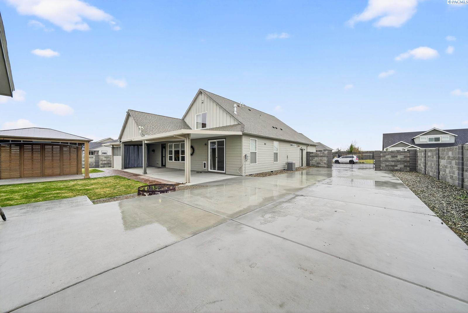 9712 Kokanee Dr, Pasco, WA 99301