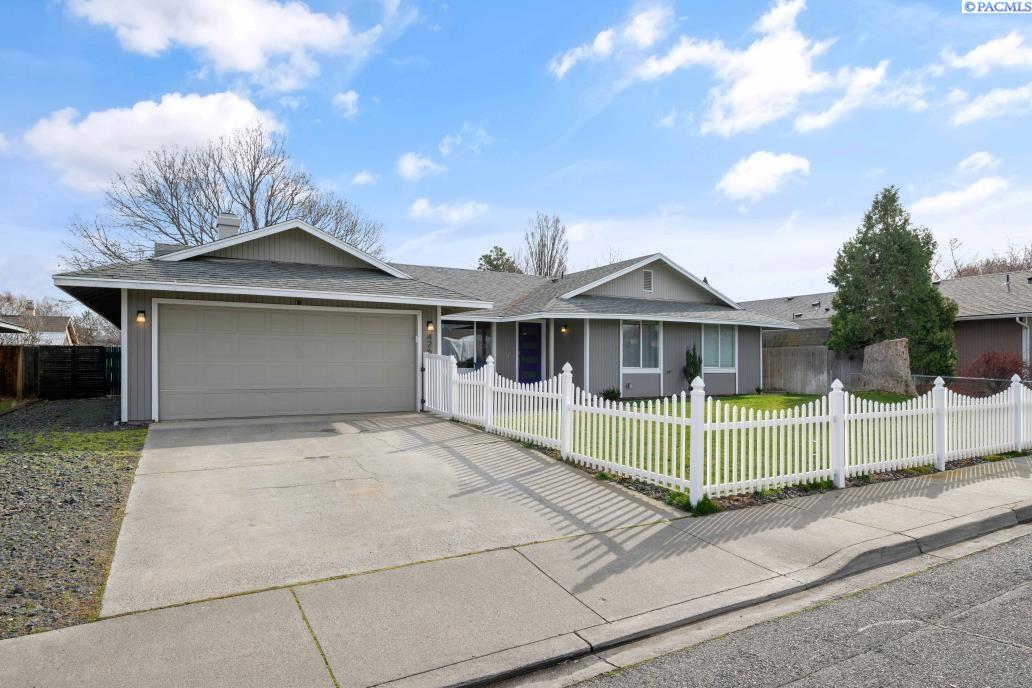 426 N Louisiana St, Kennewick, WA 99336