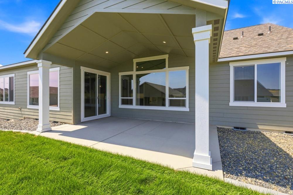 5709 Rd 122, Pasco, WA 99301