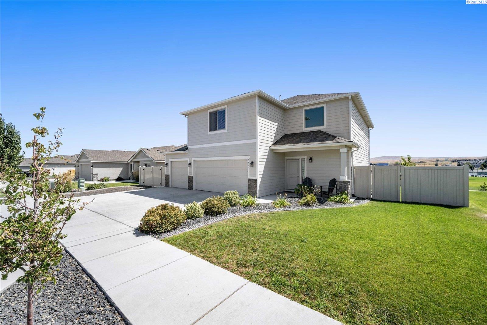 5611 W 32nd Ave, Kennewick, WA 99338