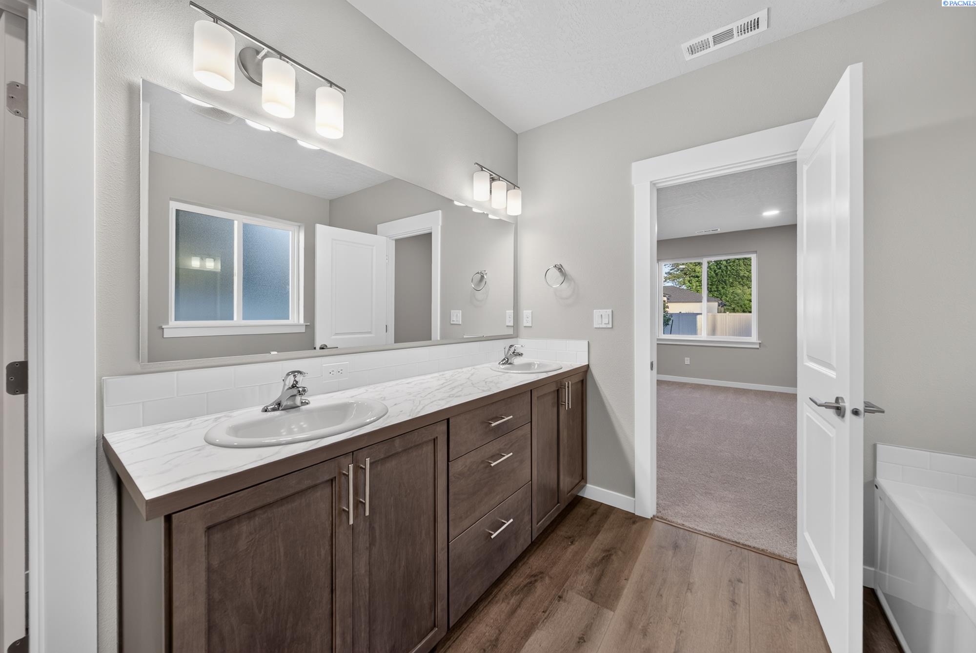 2702 Alvarado Ct, Pasco, WA 99301