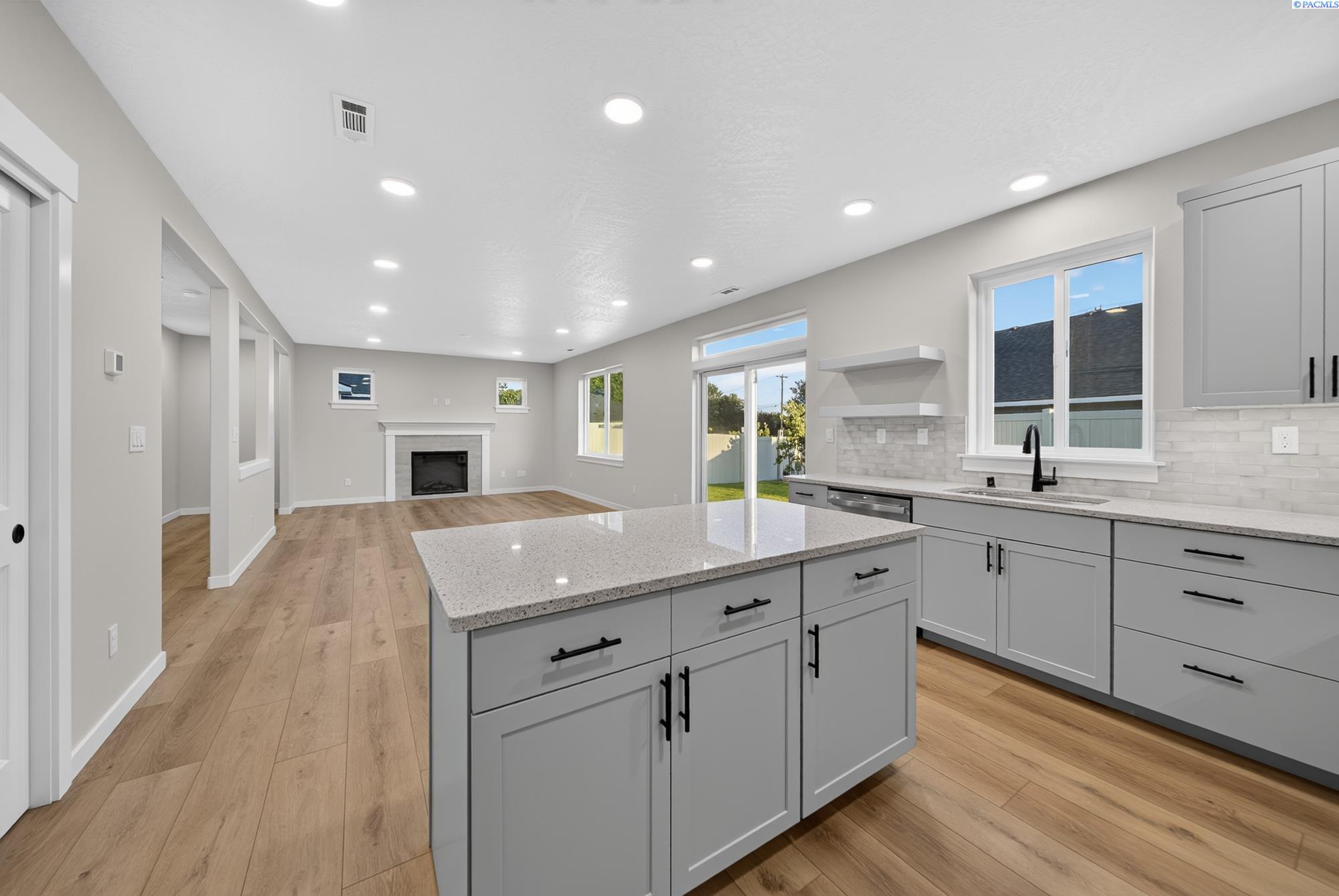2714 Alvarado Ct, Pasco, WA 99301