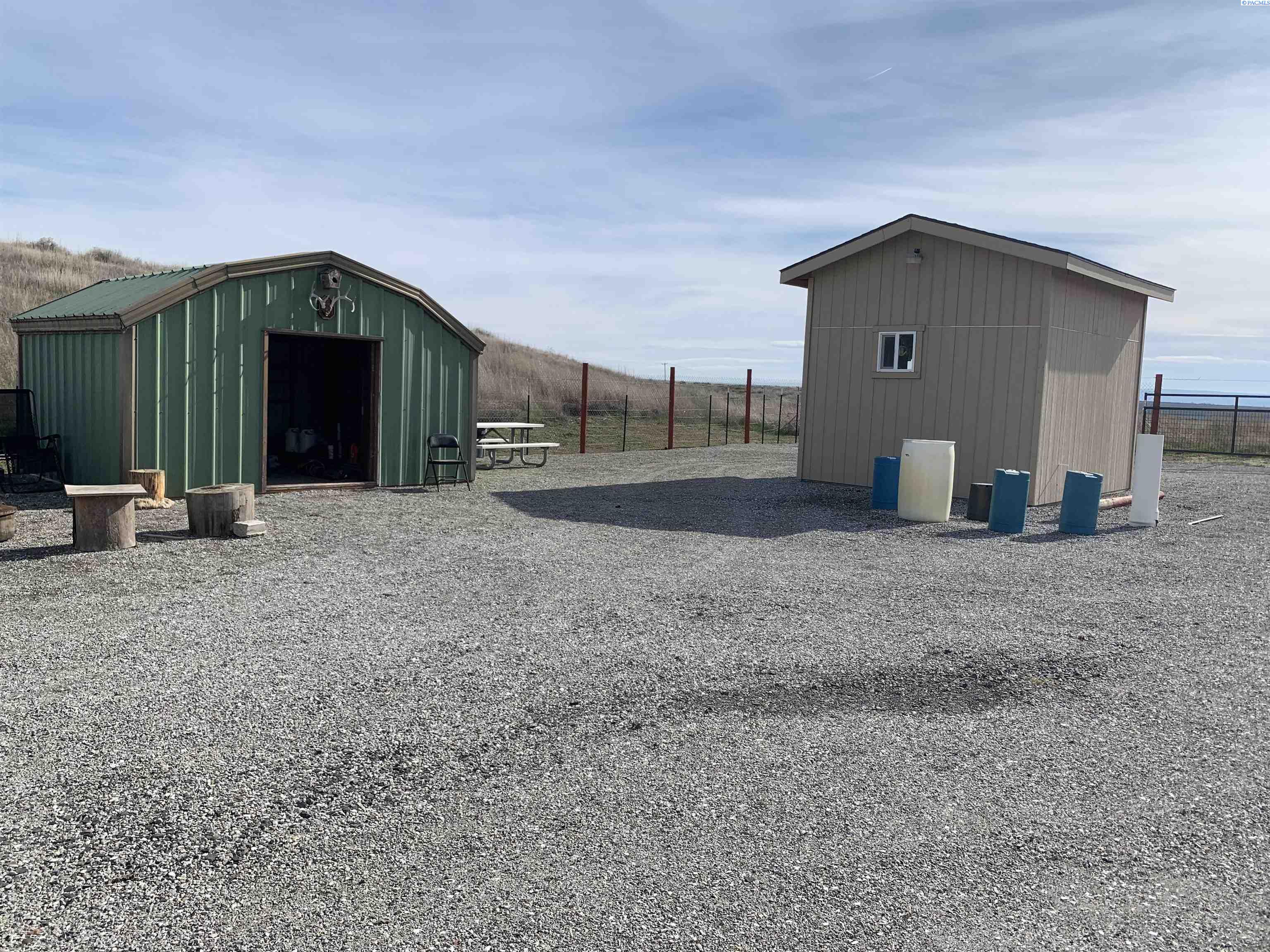 630 Moore Rd, Pasco, WA 99301
