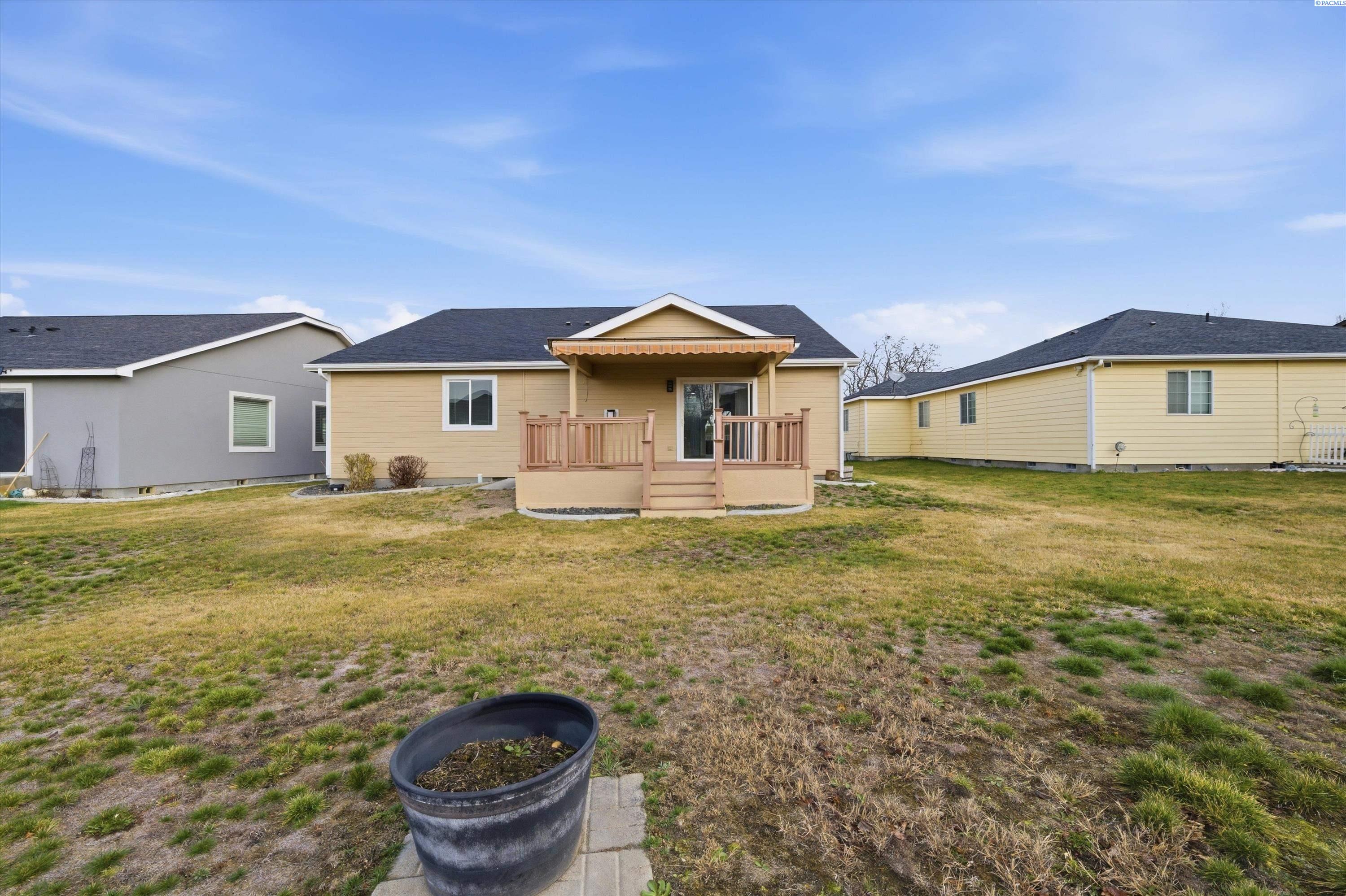 218 Sun Willows Blvd, Pasco, WA 99301