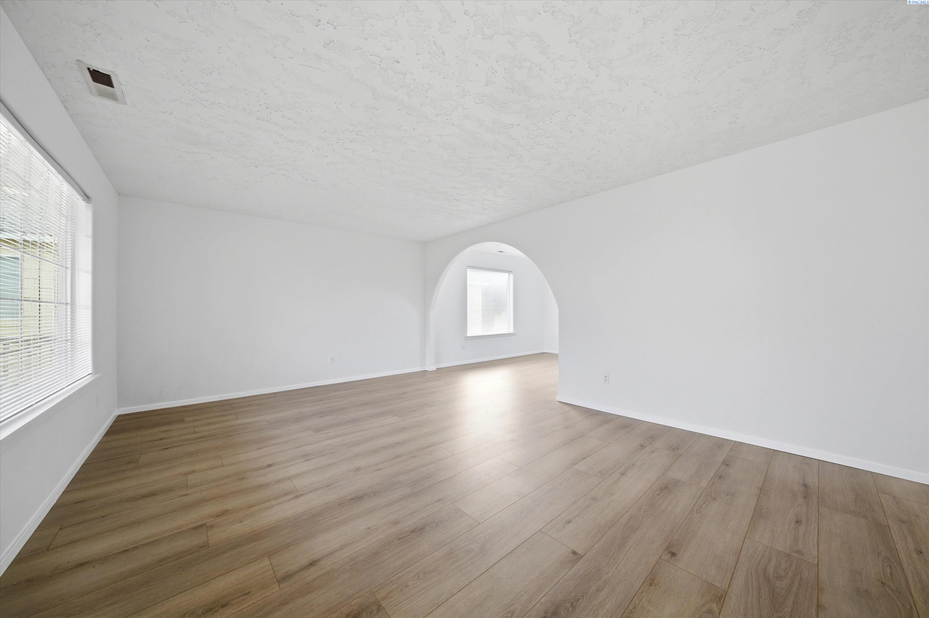 218 Sun Willows Blvd, Pasco, WA 99301