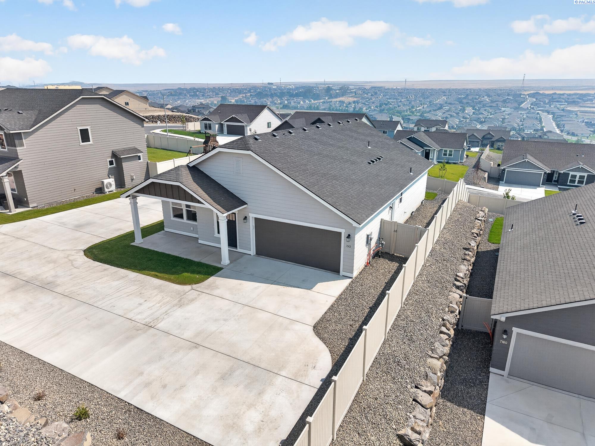 7142 W 24th Ave, Kennewick, WA 99338