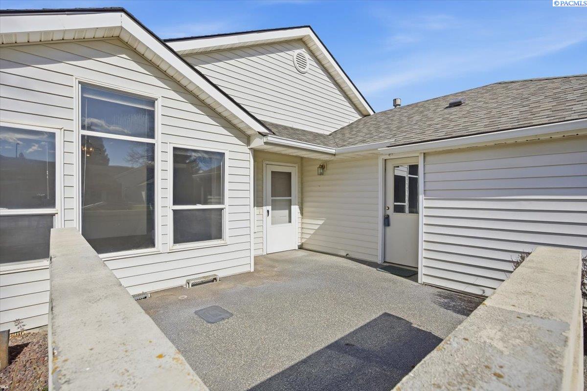 3527 S Huntington Lp, Kennewick, WA 99337