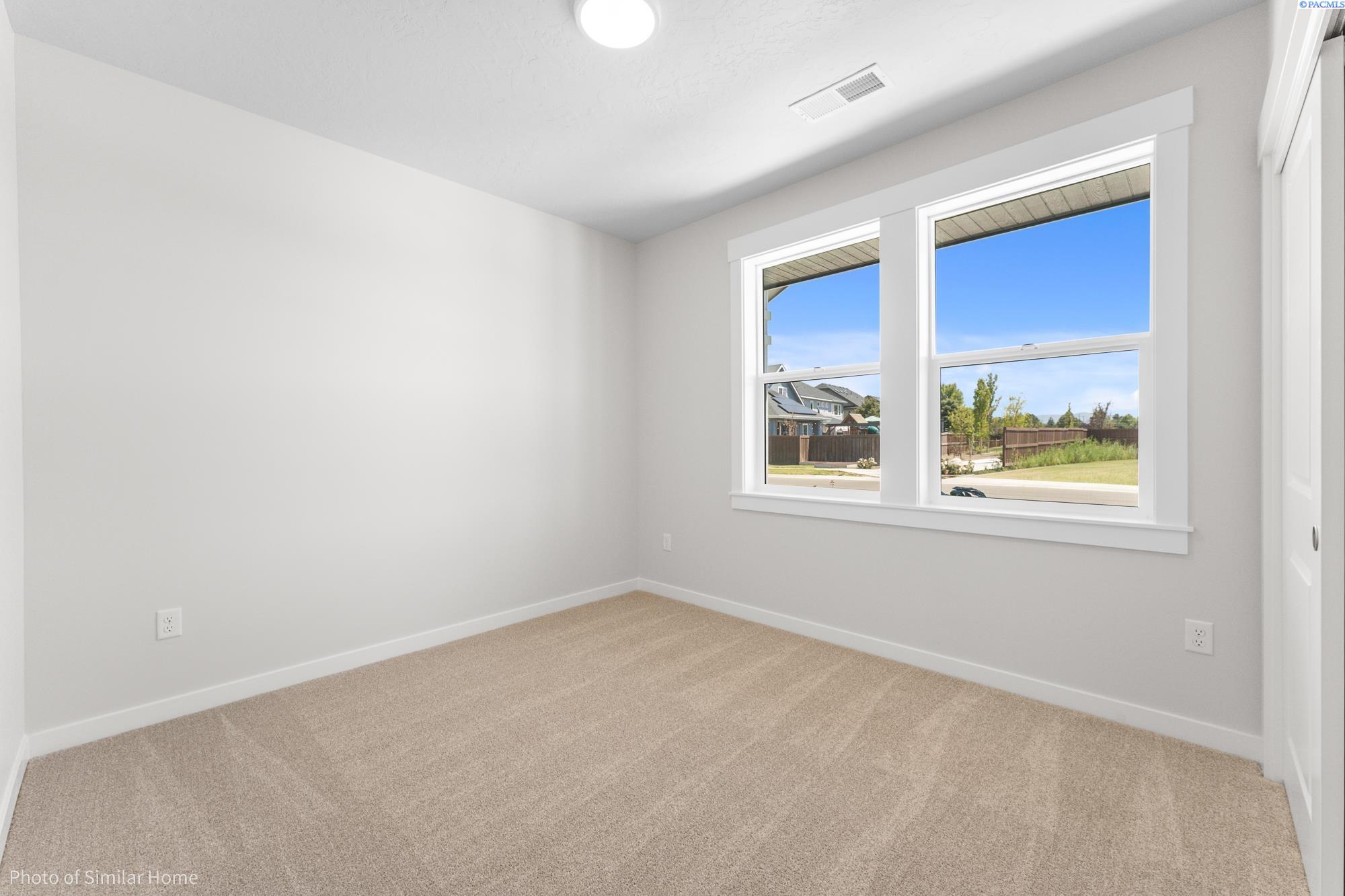 6703 Desert Ridge Ln, Pasco, WA 99301