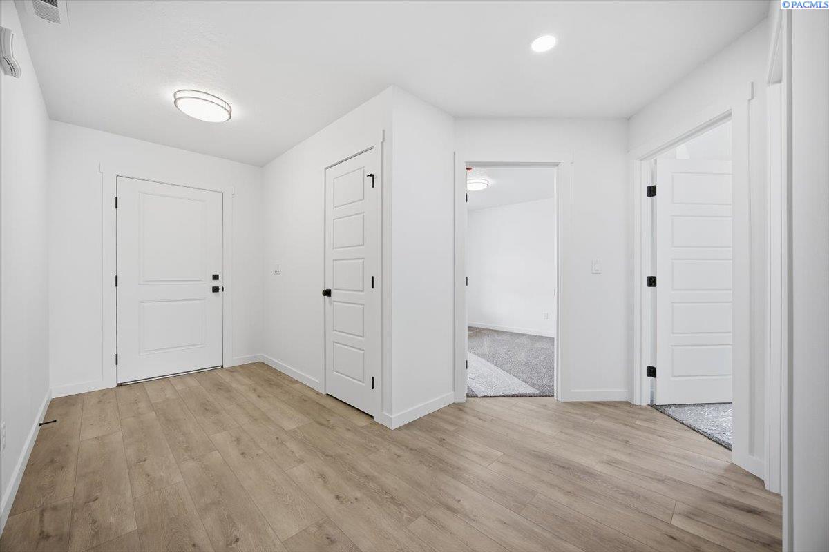10078 S Clodfelter Rd, Kennewick, WA 99338