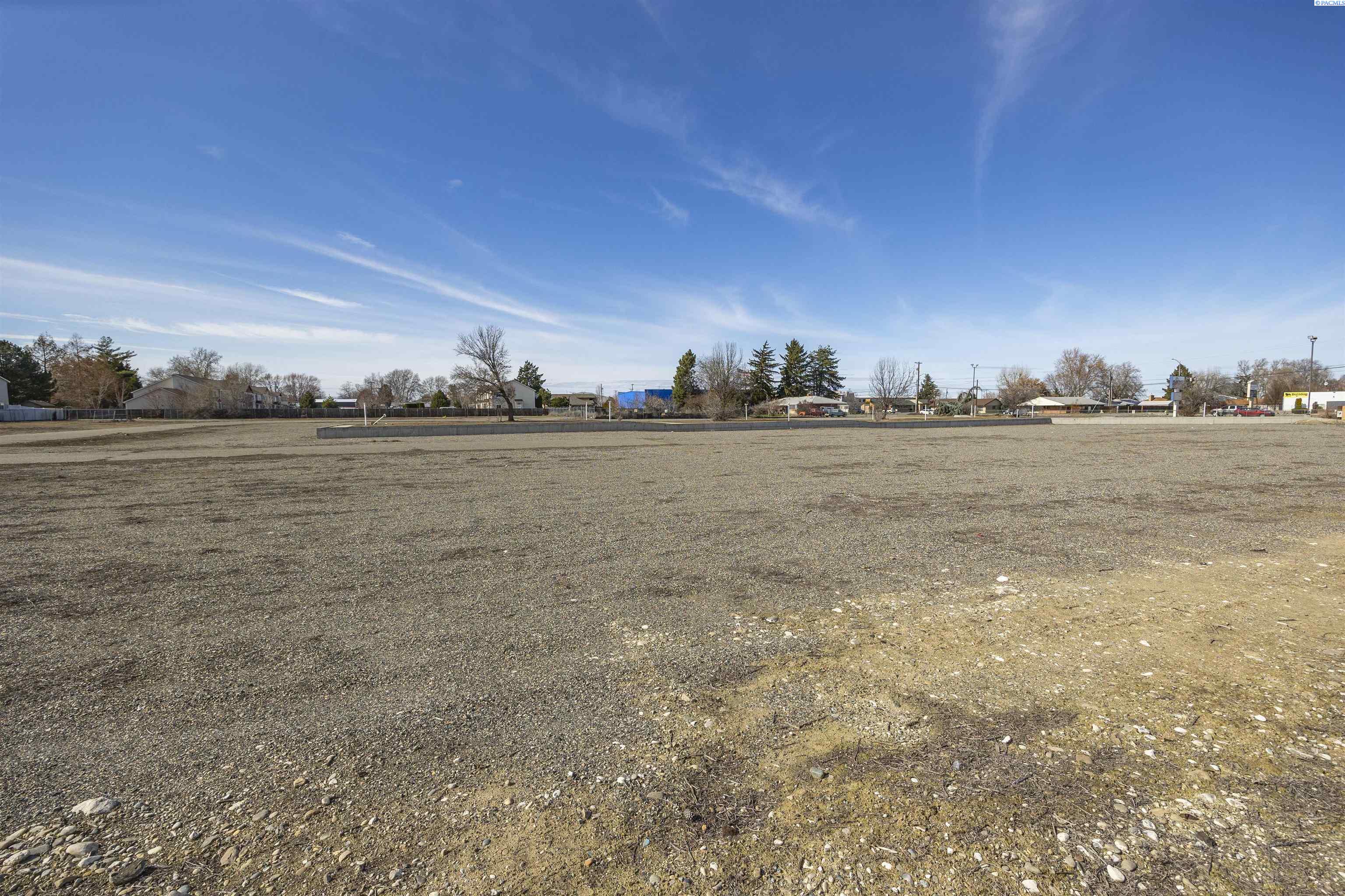 5705 W Clearwater Ave, Kennewick, WA 99336