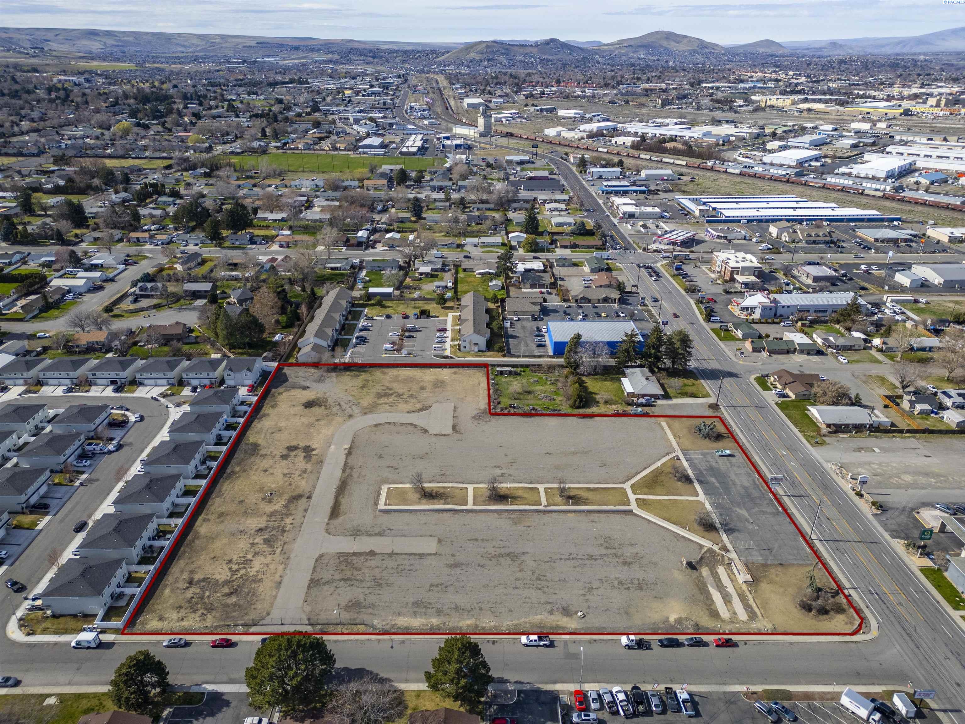 5705 W Clearwater Ave, Kennewick, WA 99336