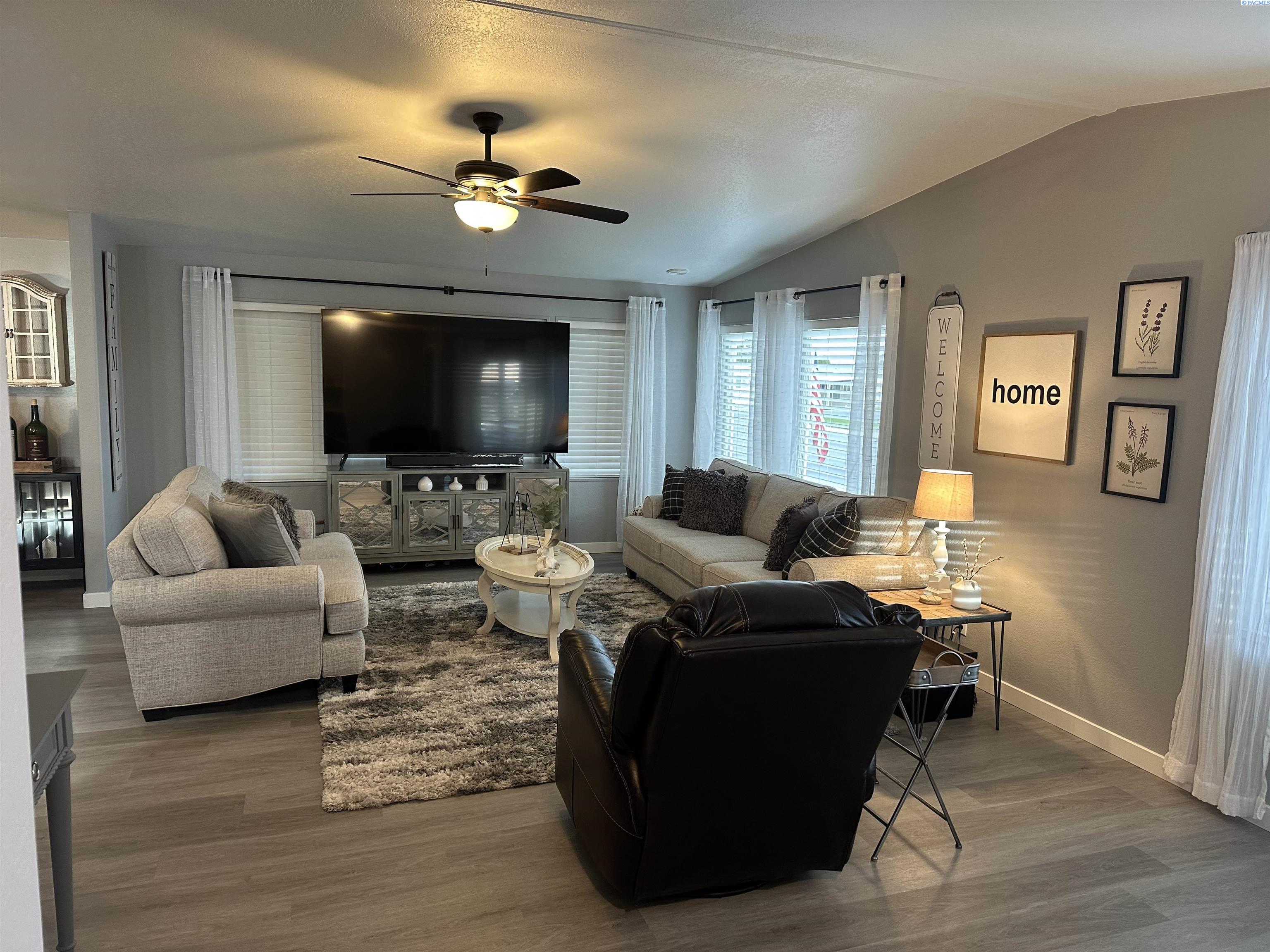 312 S Columbia Center Blvd #47, Kennewick, WA 99336