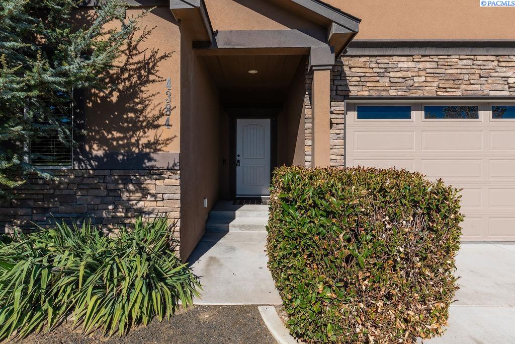 4384 Corvina St, Richland, WA 99352