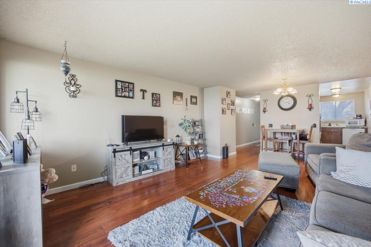 3506 W 1st Ave, Kennewick, WA 99336