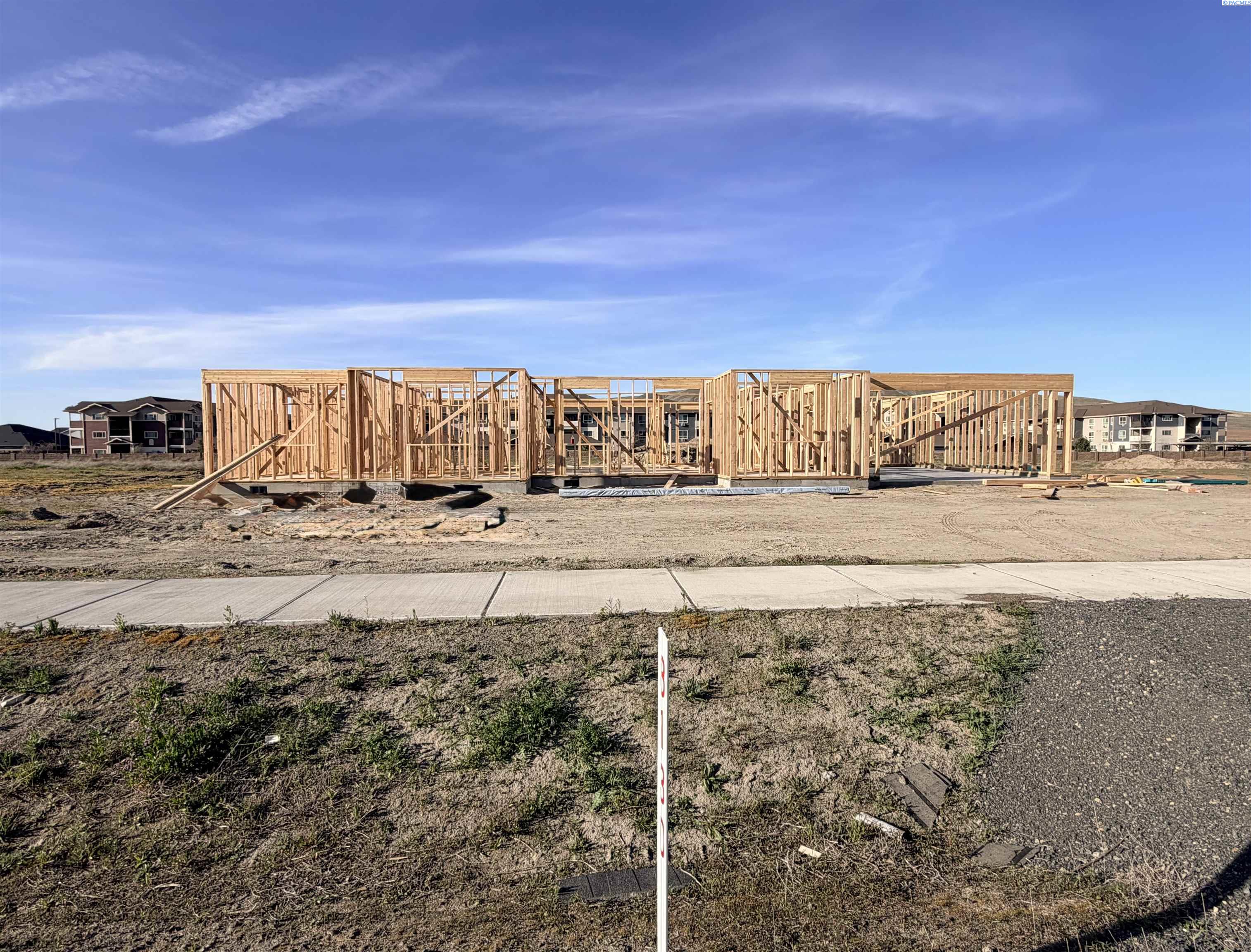 8130 Harvest Ridge Loop, Kennewick, WA 99338