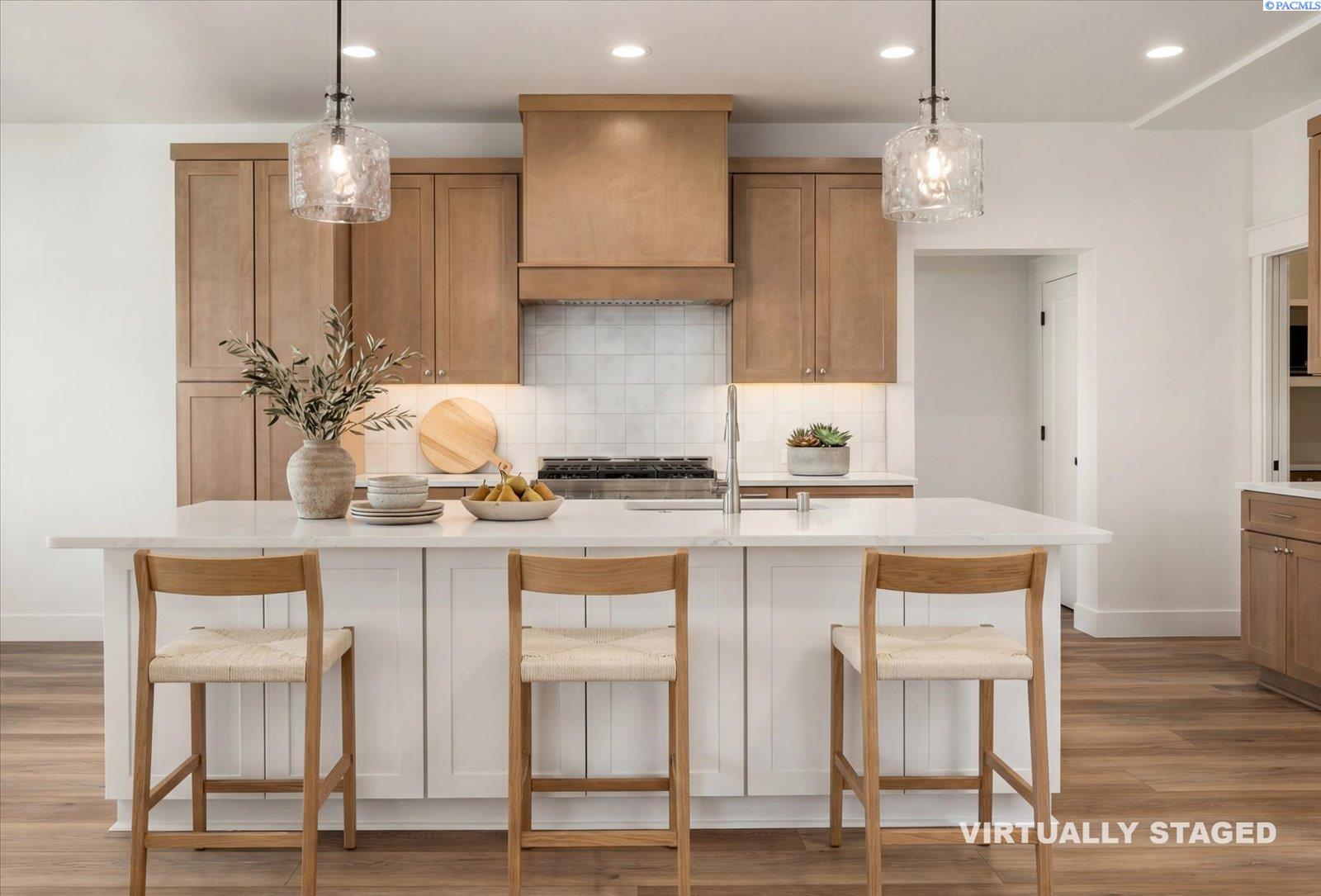 636 Lazio Way, Richland, WA 99352