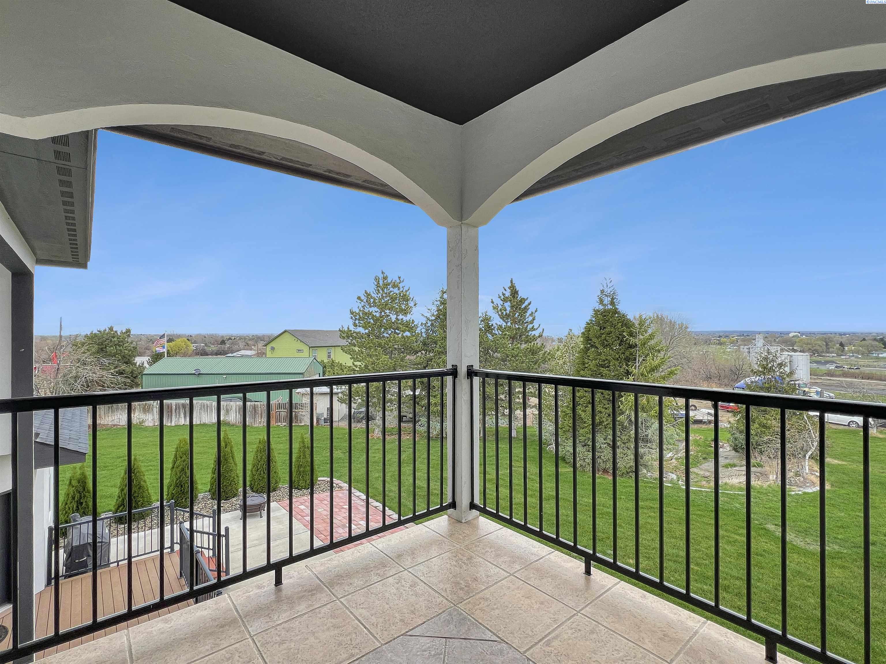 211028 E Terril Rd, Kennewick, WA 99337