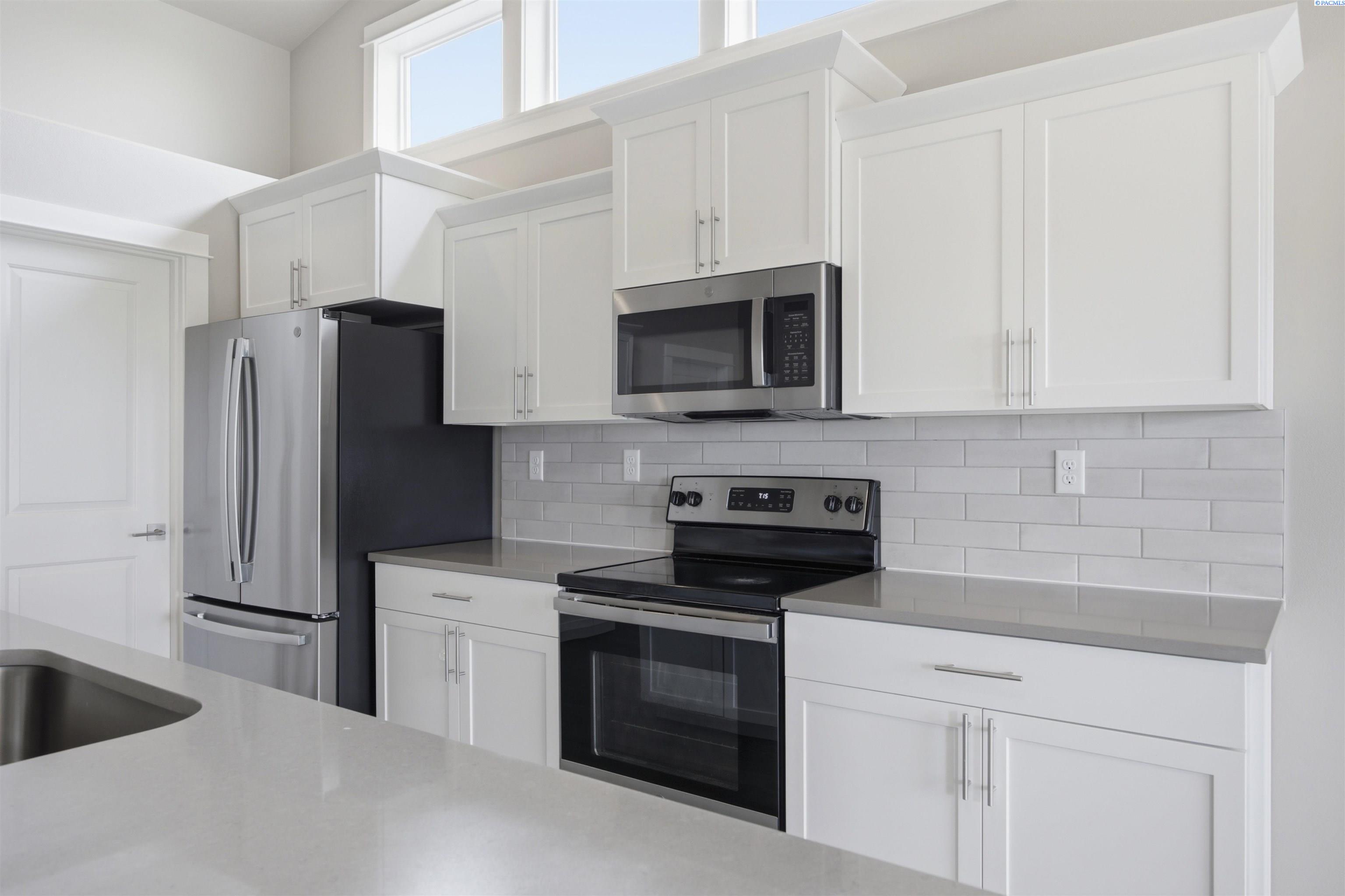 1419 SW Kelandren Dr, Prosser, WA 99350