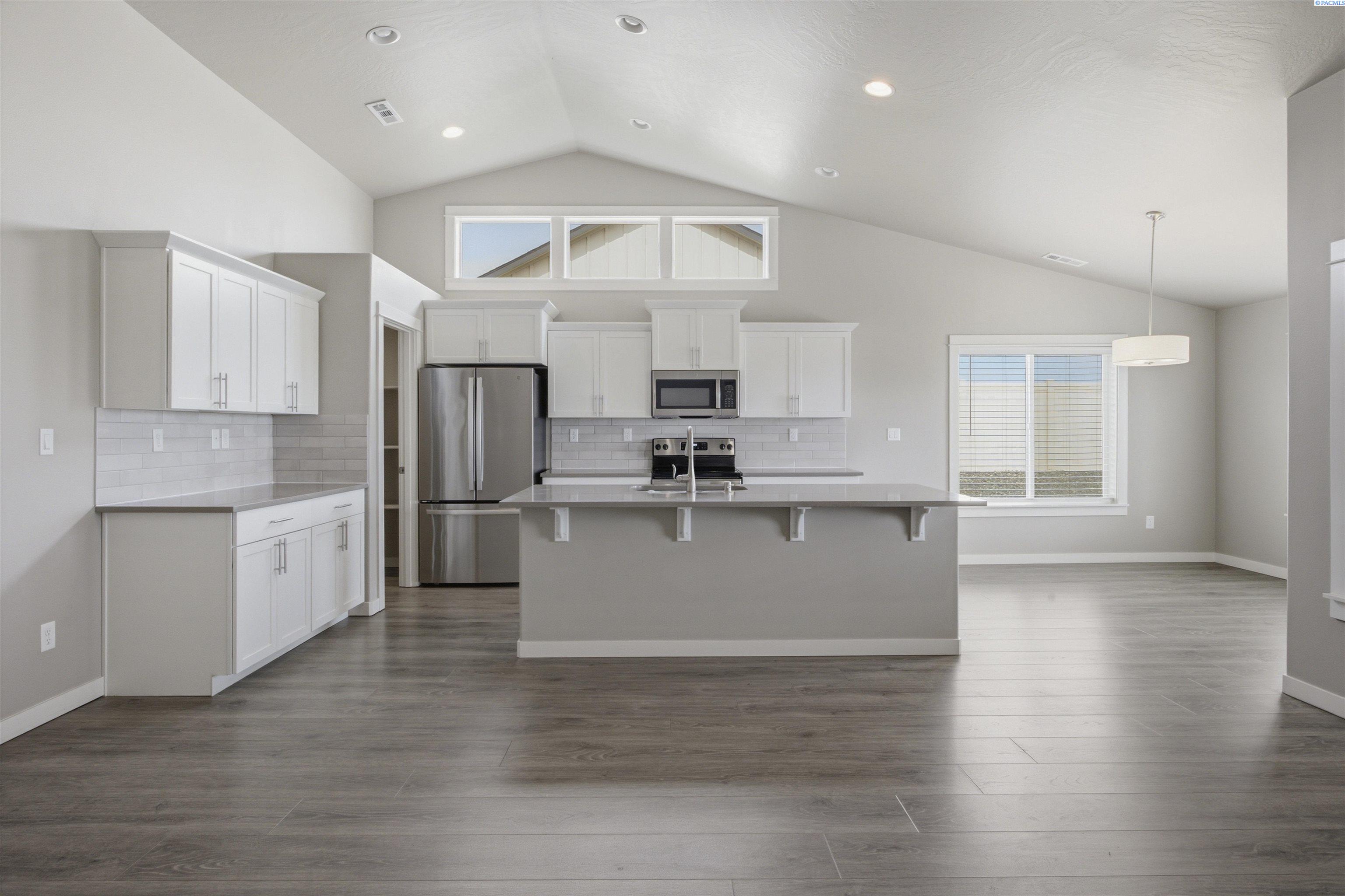 1419 SW Kelandren Dr, Prosser, WA 99350