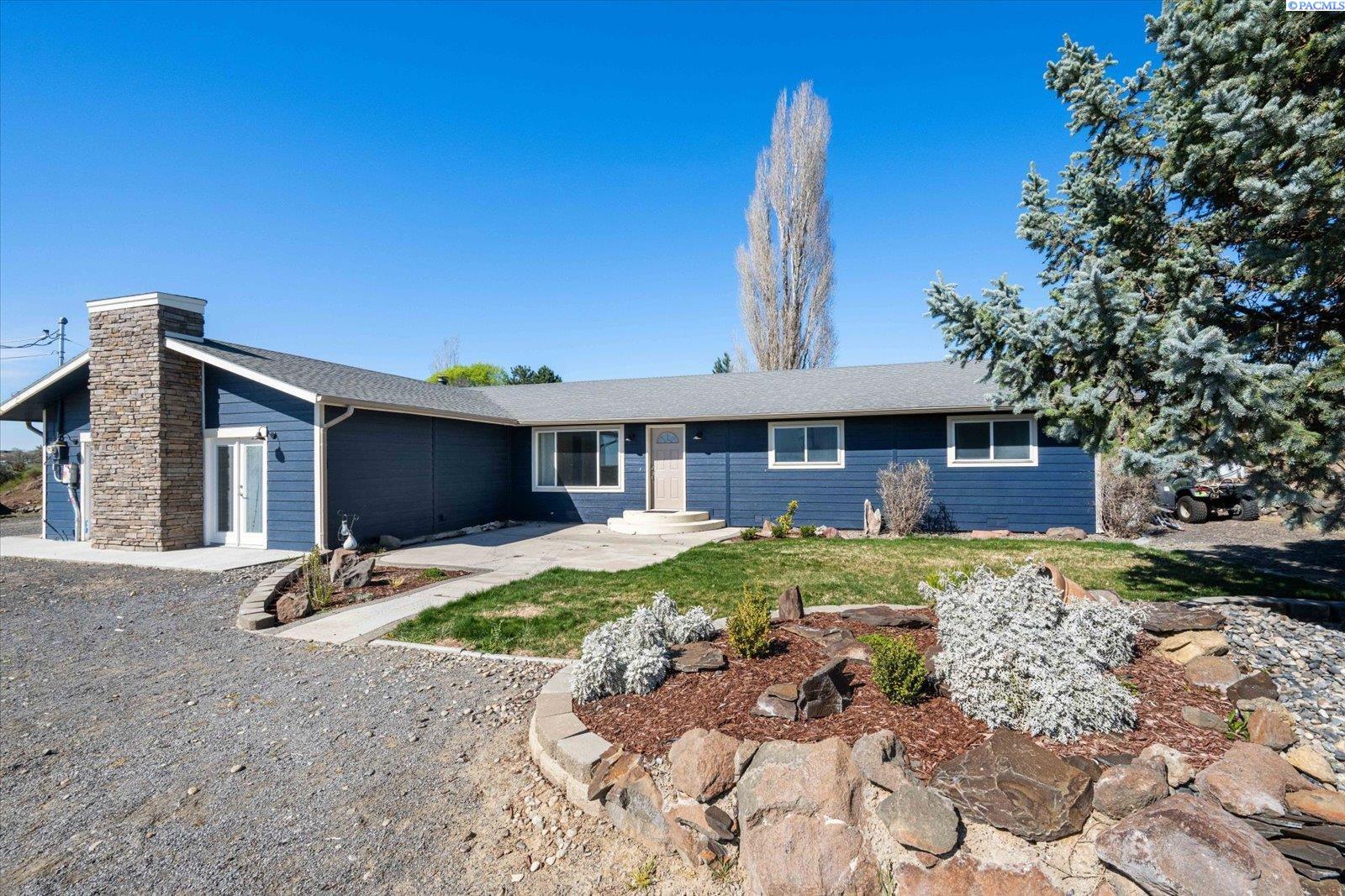 700 Blanton Rd, Eltopia, WA 99352-8840