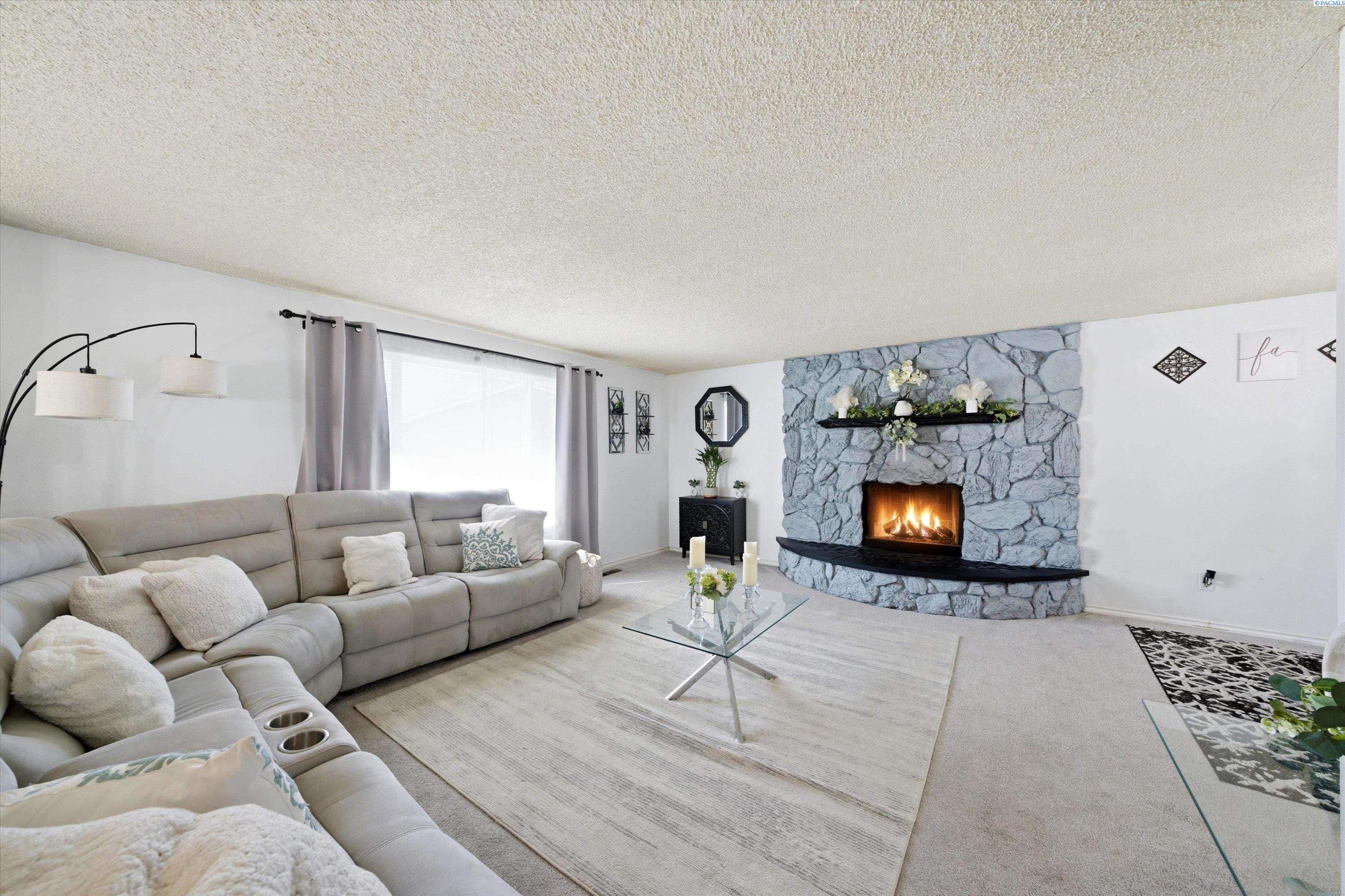 8130 W Entiat Pl, Kennewick, WA 99336
