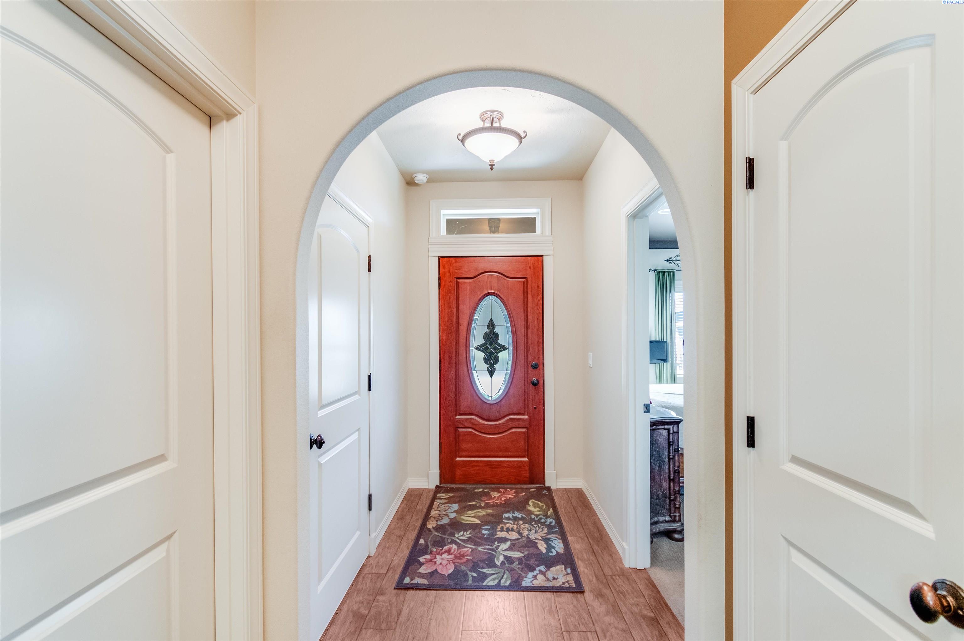 107 Windsor Ln, Pasco, WA 99301