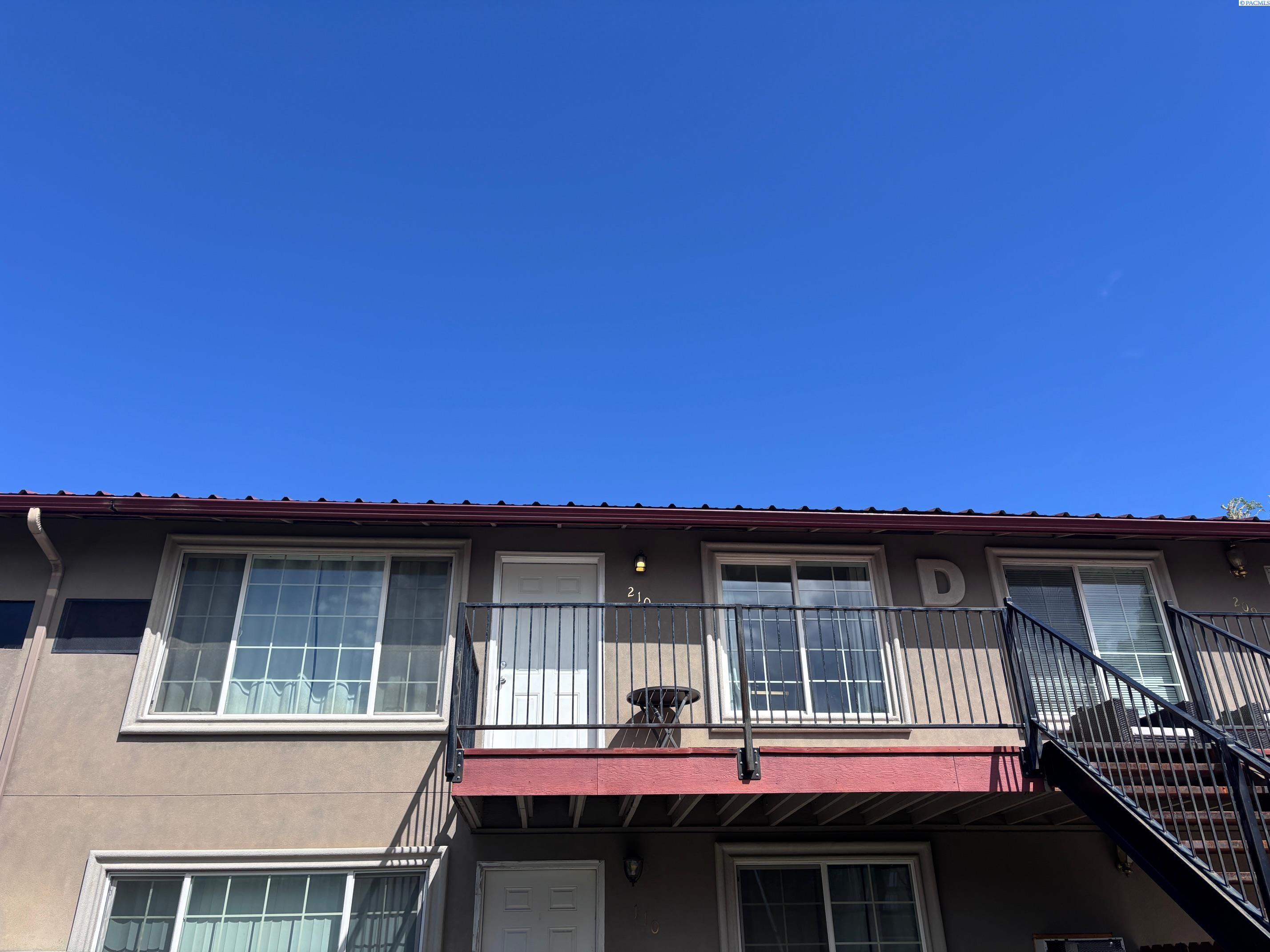526 S 40th Ave #d 210 #D-210, West Richland, WA 99353
