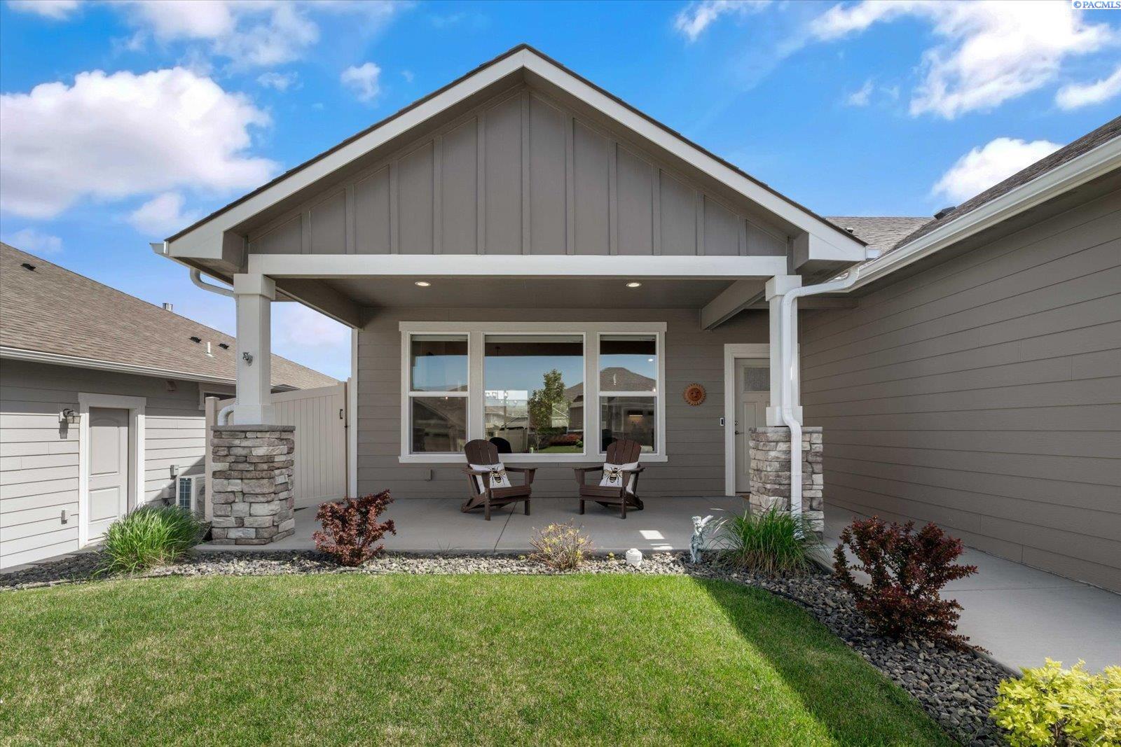 3753 S Van Buren St, Kennewick, WA 99338