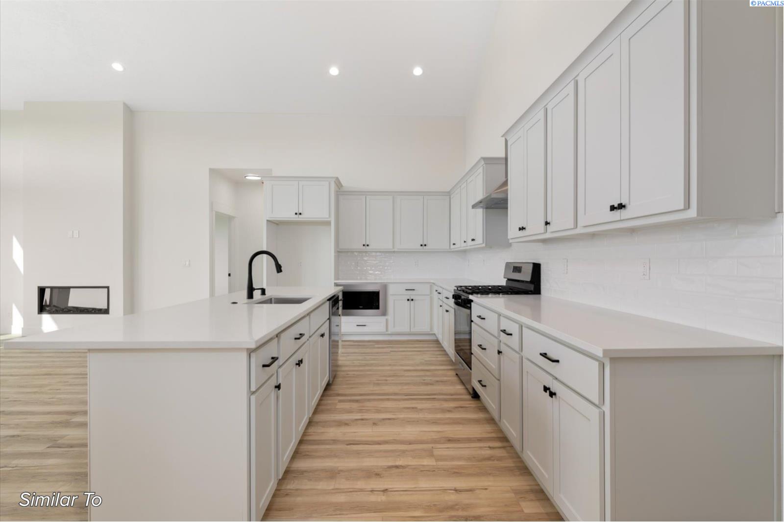 6637 W 27th Ave, Kennewick, WA 99338
