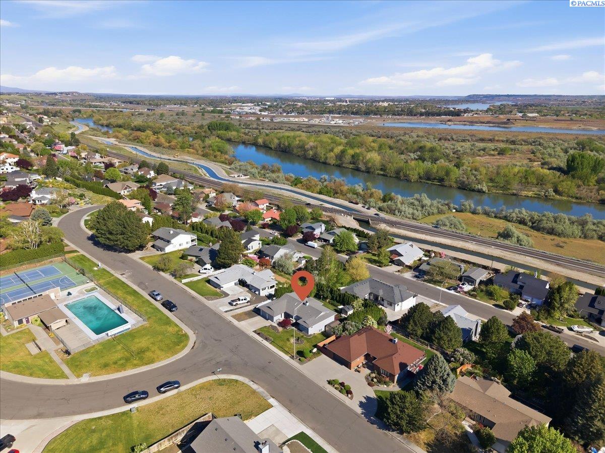 190 Edgewood Dr, Richland, WA 99352