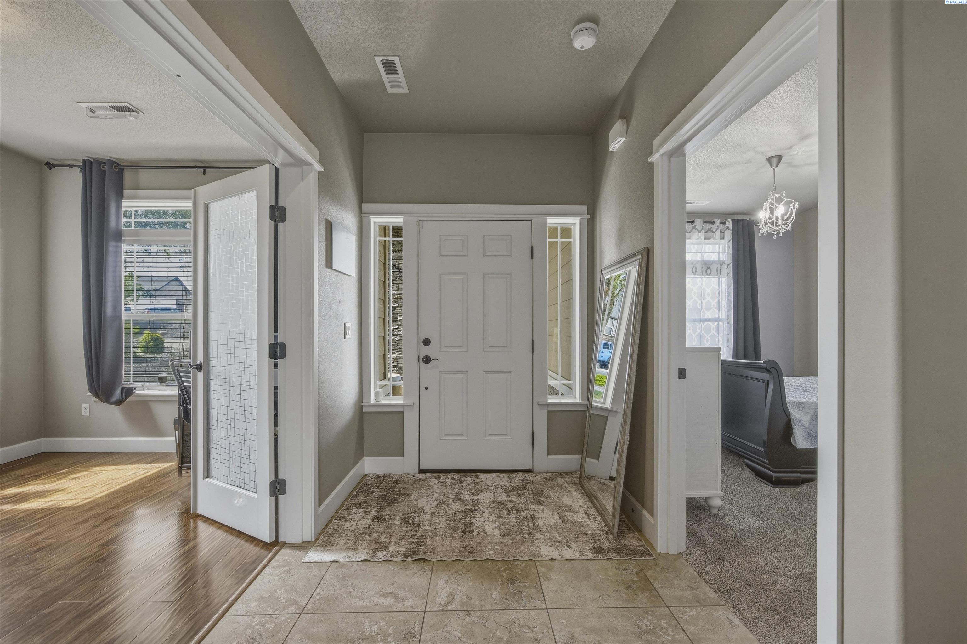2926 Sunshine Ridge Rd, Richland, WA 99352