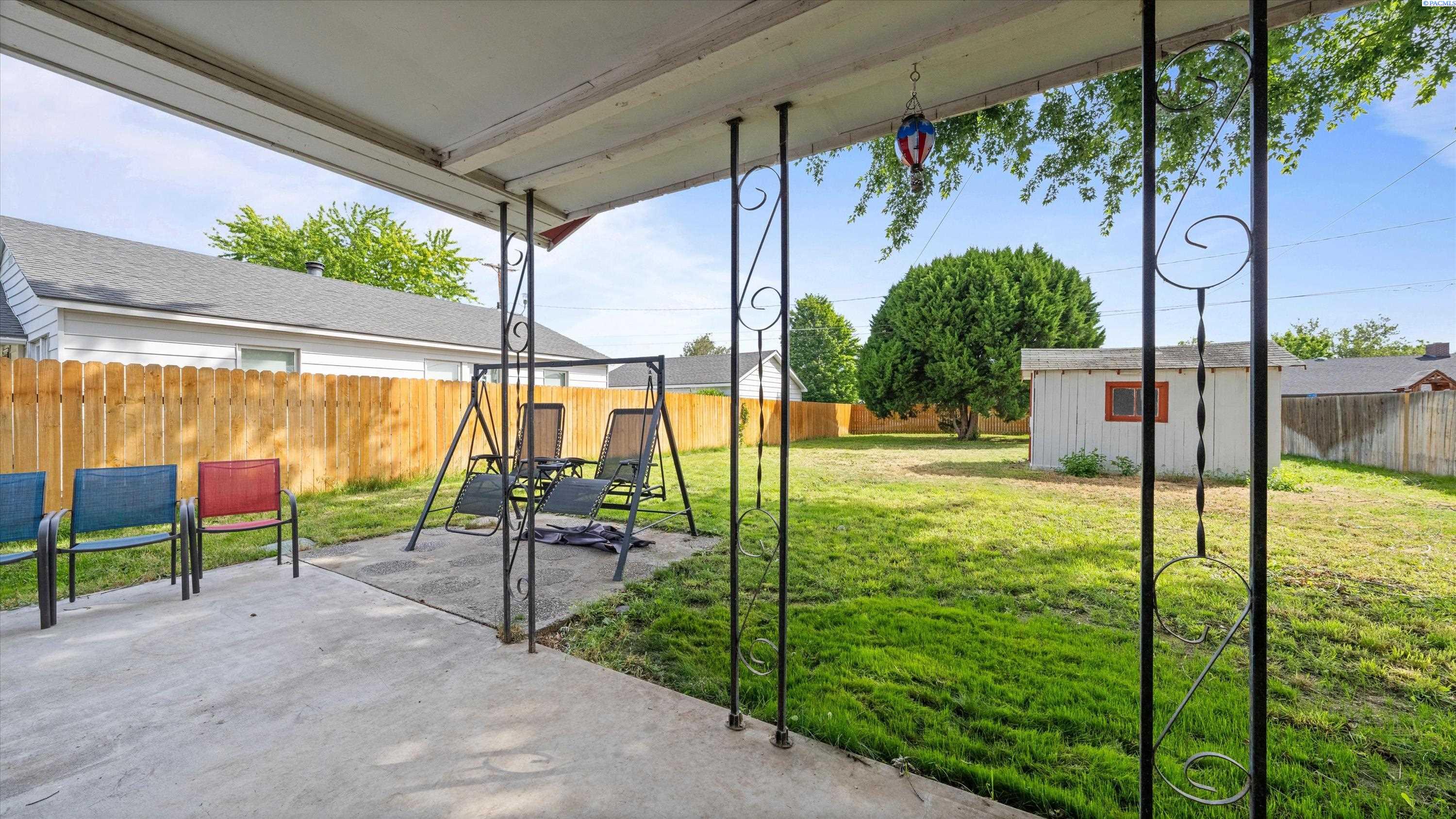 932 Sanford Ave, Richland, WA 99352